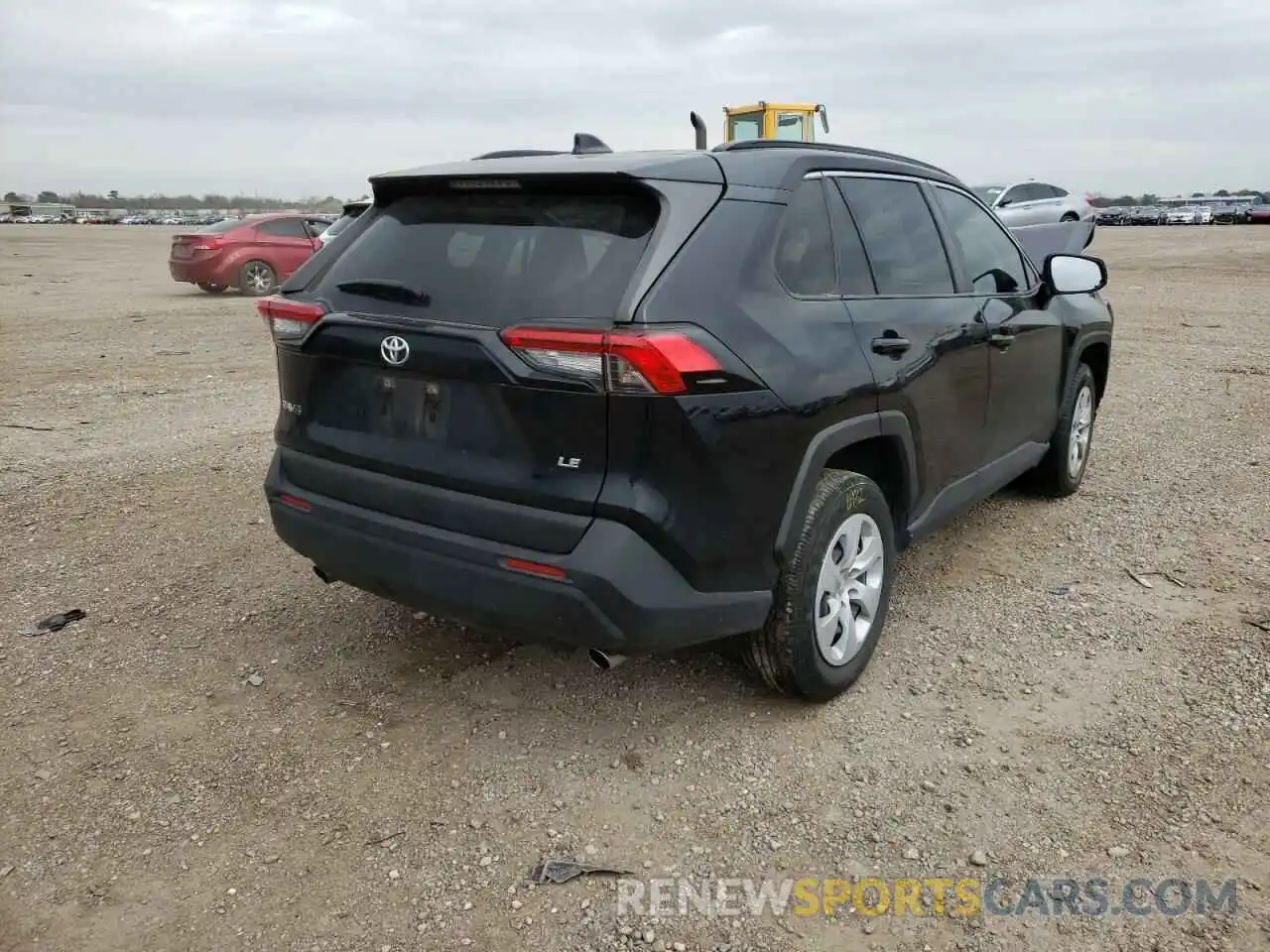 4 Photograph of a damaged car JTMH1RFV9KJ008652 TOYOTA RAV4 2019