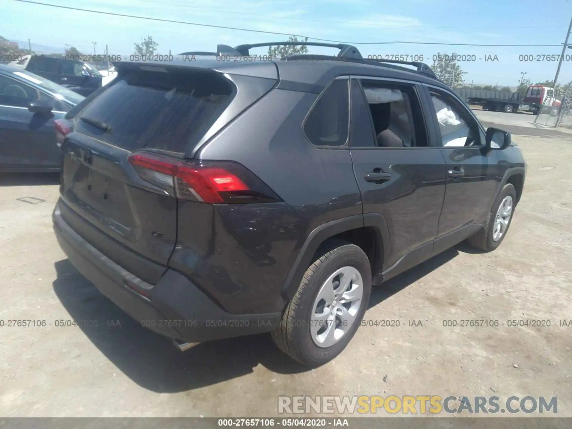 4 Photograph of a damaged car JTMH1RFV9KJ008778 TOYOTA RAV4 2019