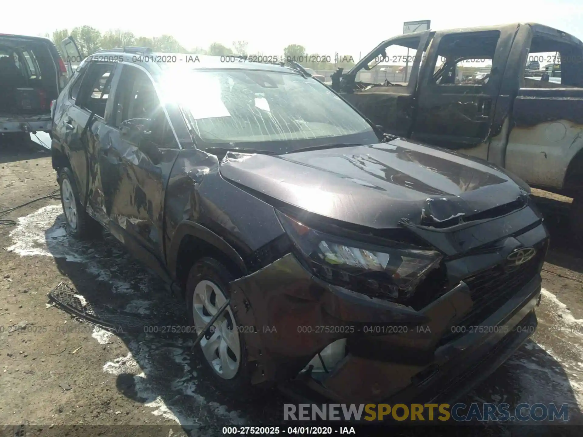 1 Photograph of a damaged car JTMH1RFV9KJ008912 TOYOTA RAV4 2019