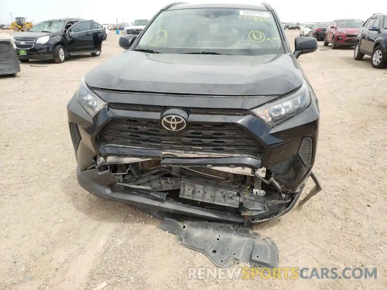 9 Photograph of a damaged car JTMH1RFV9KJ011826 TOYOTA RAV4 2019