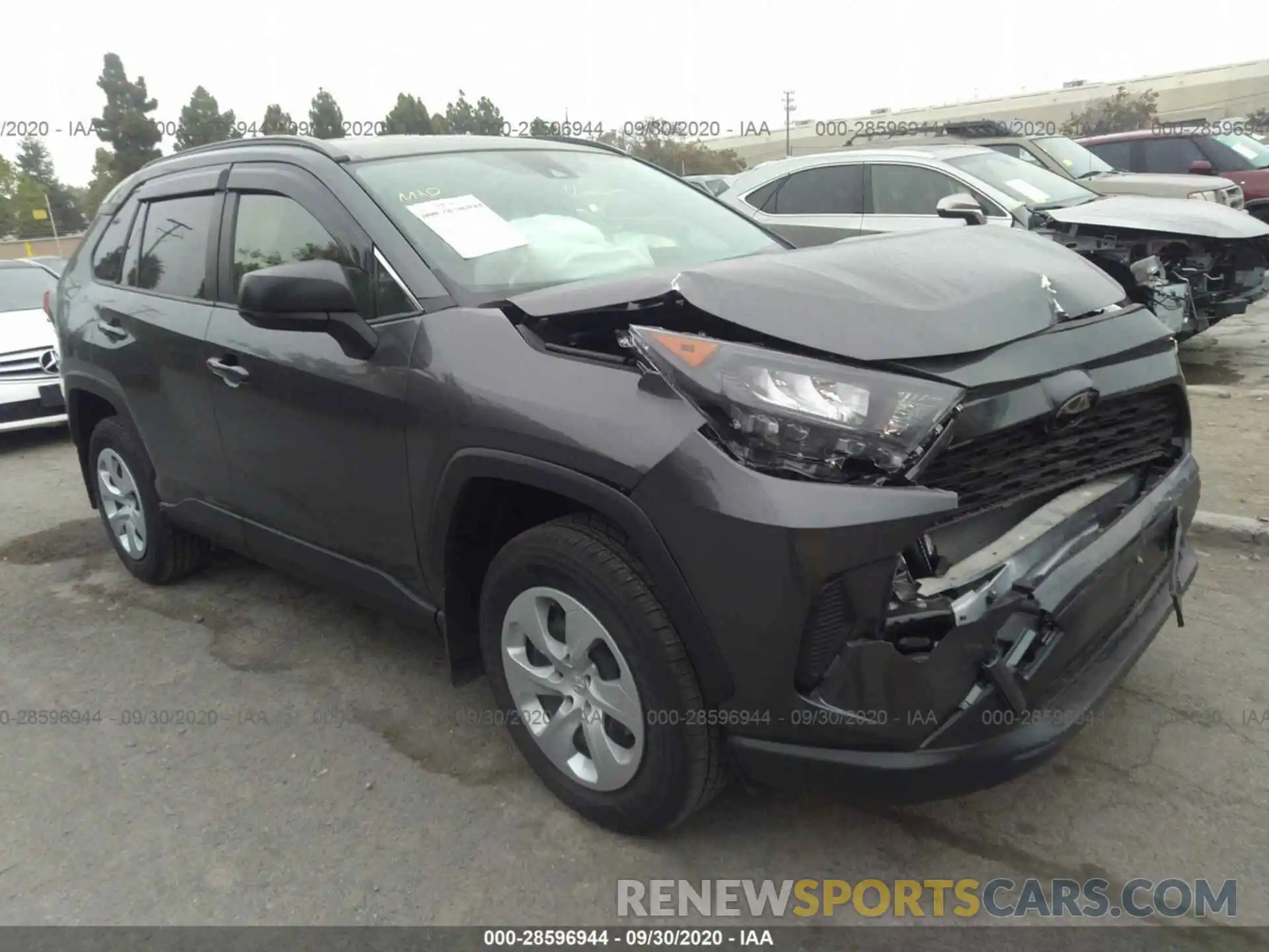 1 Photograph of a damaged car JTMH1RFV9KJ013303 TOYOTA RAV4 2019