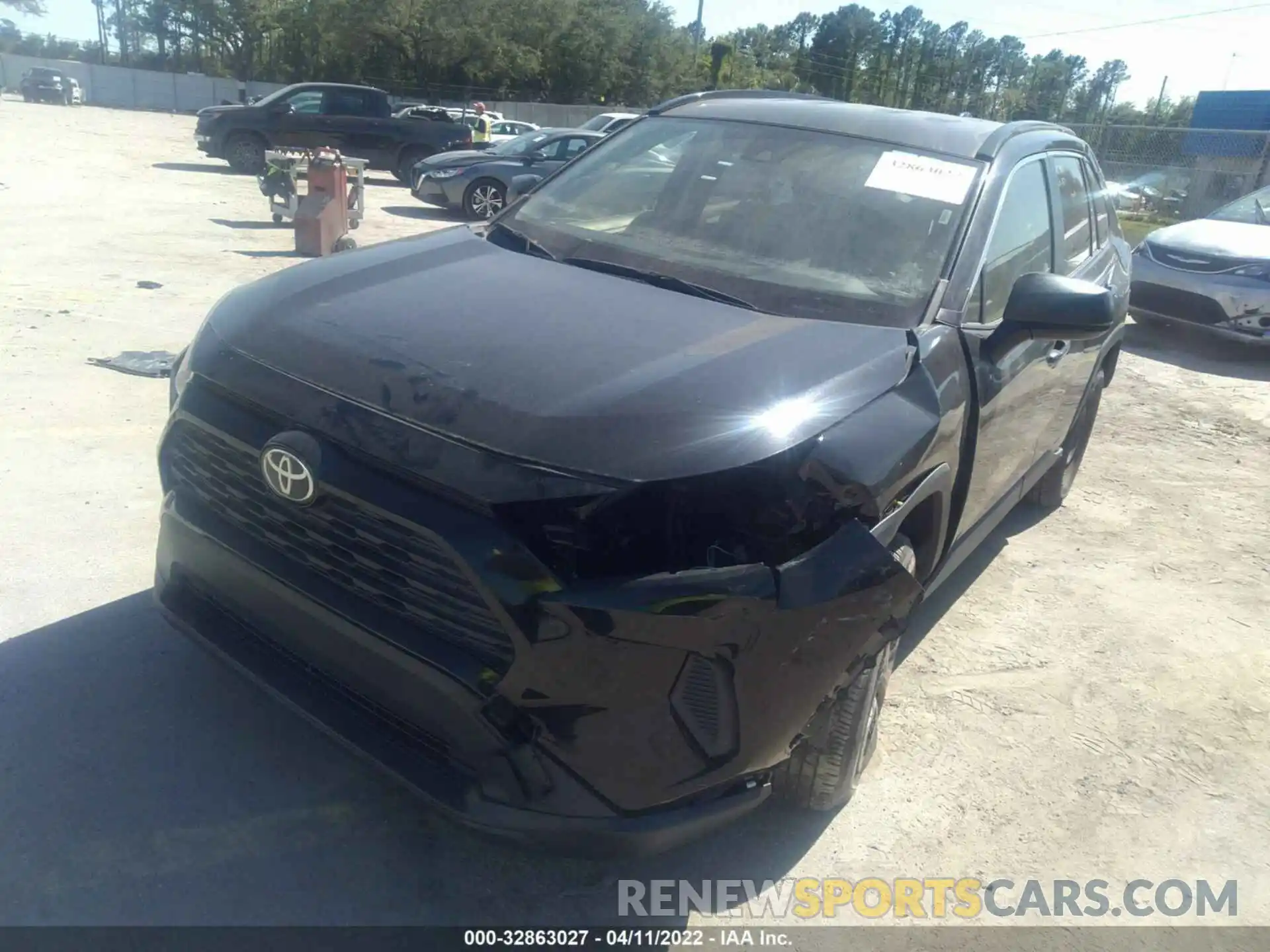 6 Photograph of a damaged car JTMH1RFVXKD005354 TOYOTA RAV4 2019