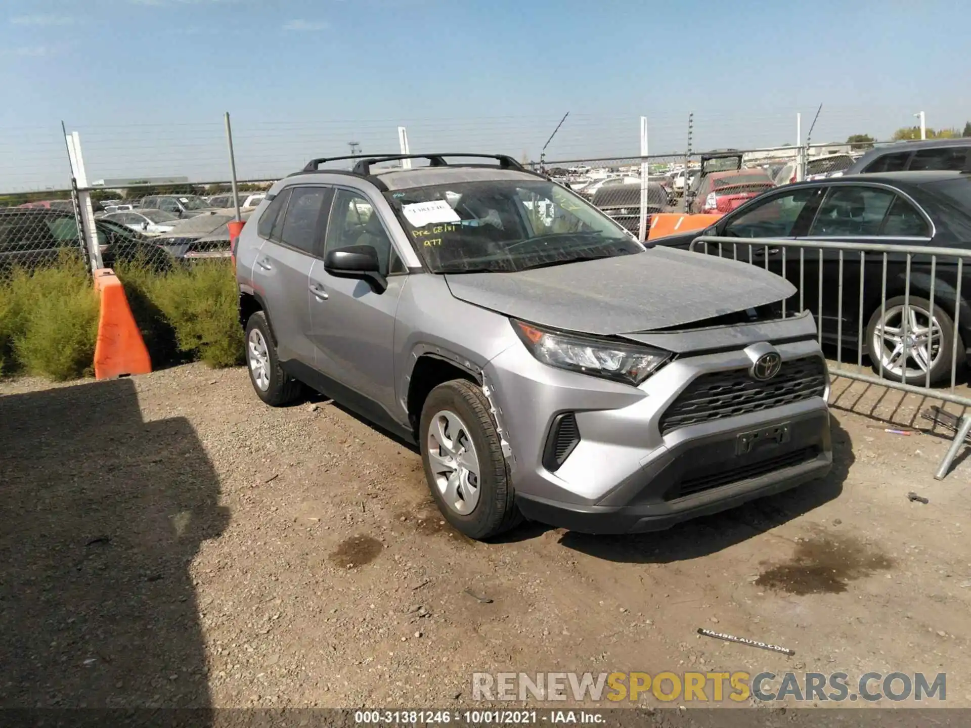 1 Photograph of a damaged car JTMH1RFVXKD013728 TOYOTA RAV4 2019