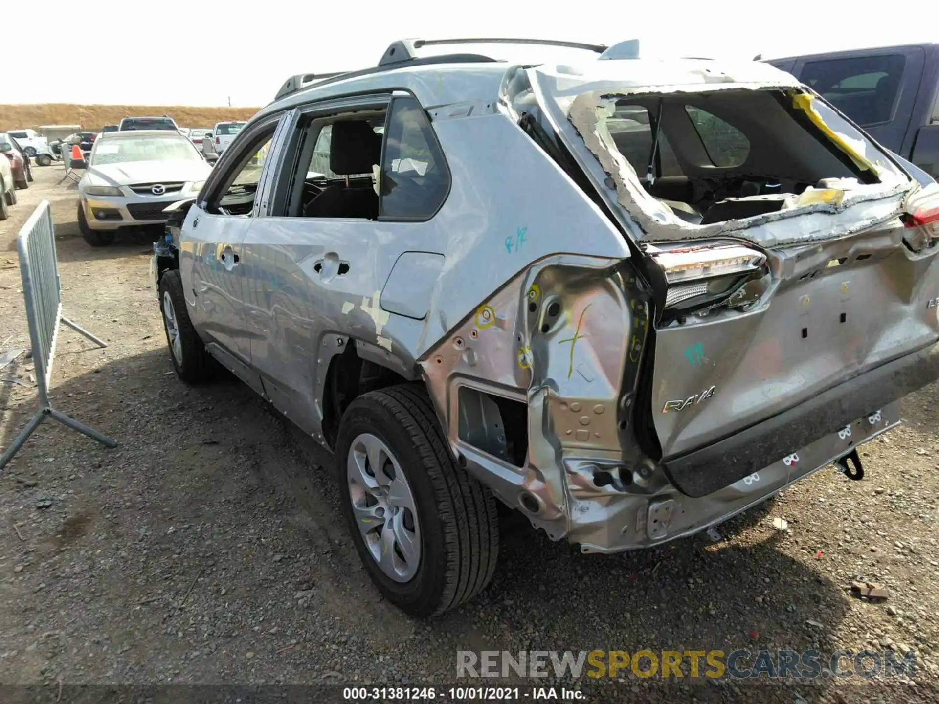 3 Photograph of a damaged car JTMH1RFVXKD013728 TOYOTA RAV4 2019