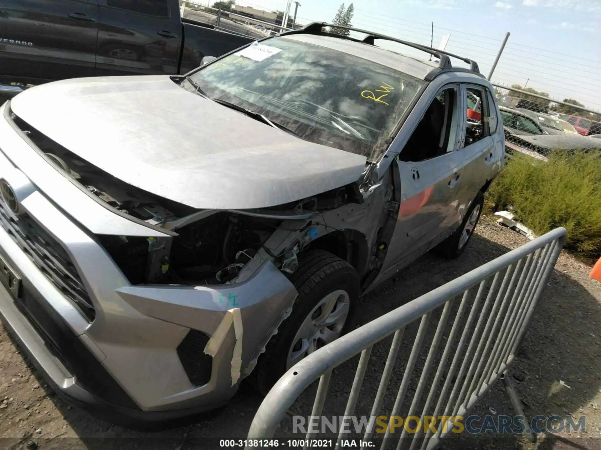 6 Photograph of a damaged car JTMH1RFVXKD013728 TOYOTA RAV4 2019