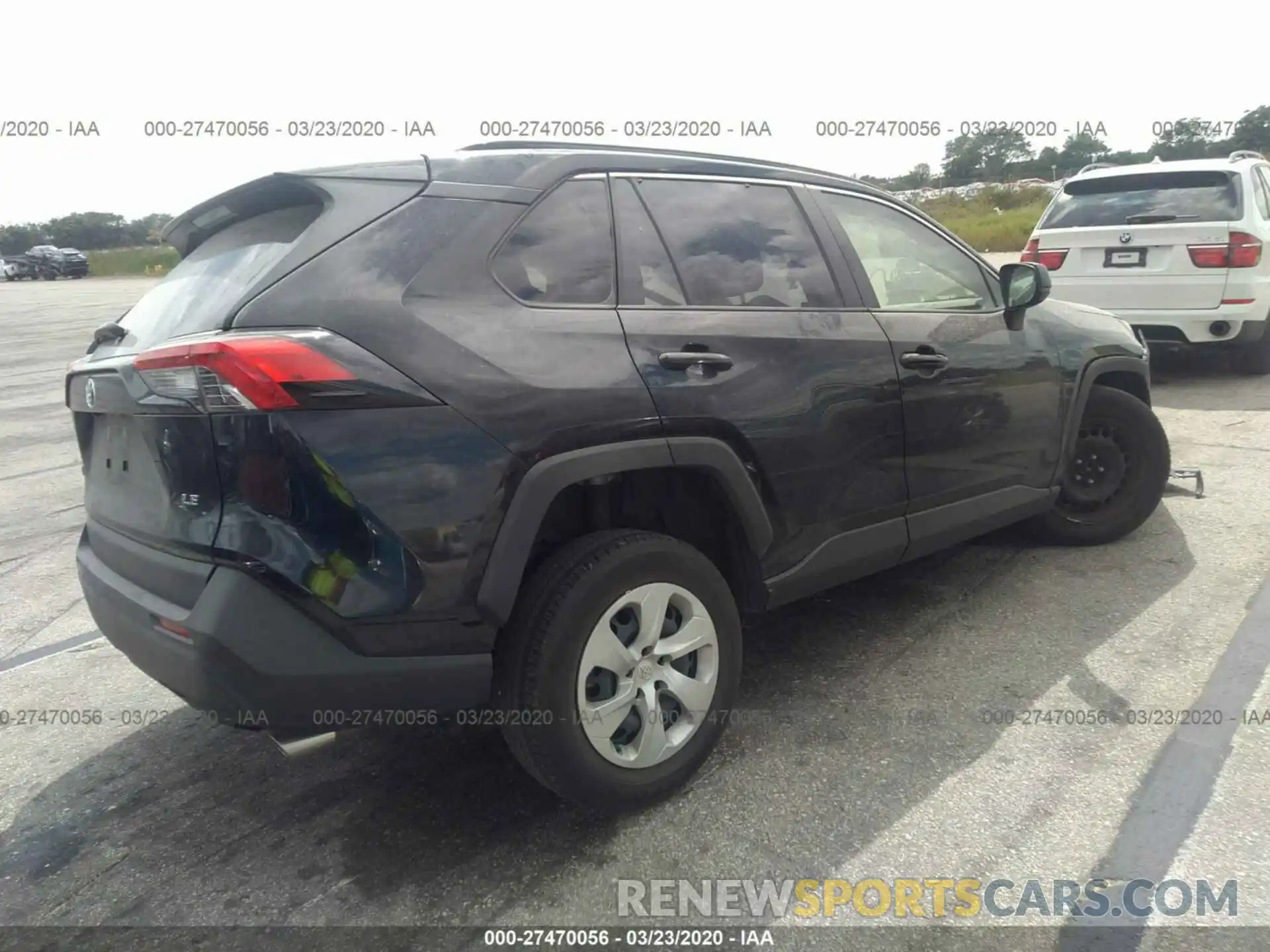 4 Photograph of a damaged car JTMH1RFVXKD014376 TOYOTA RAV4 2019