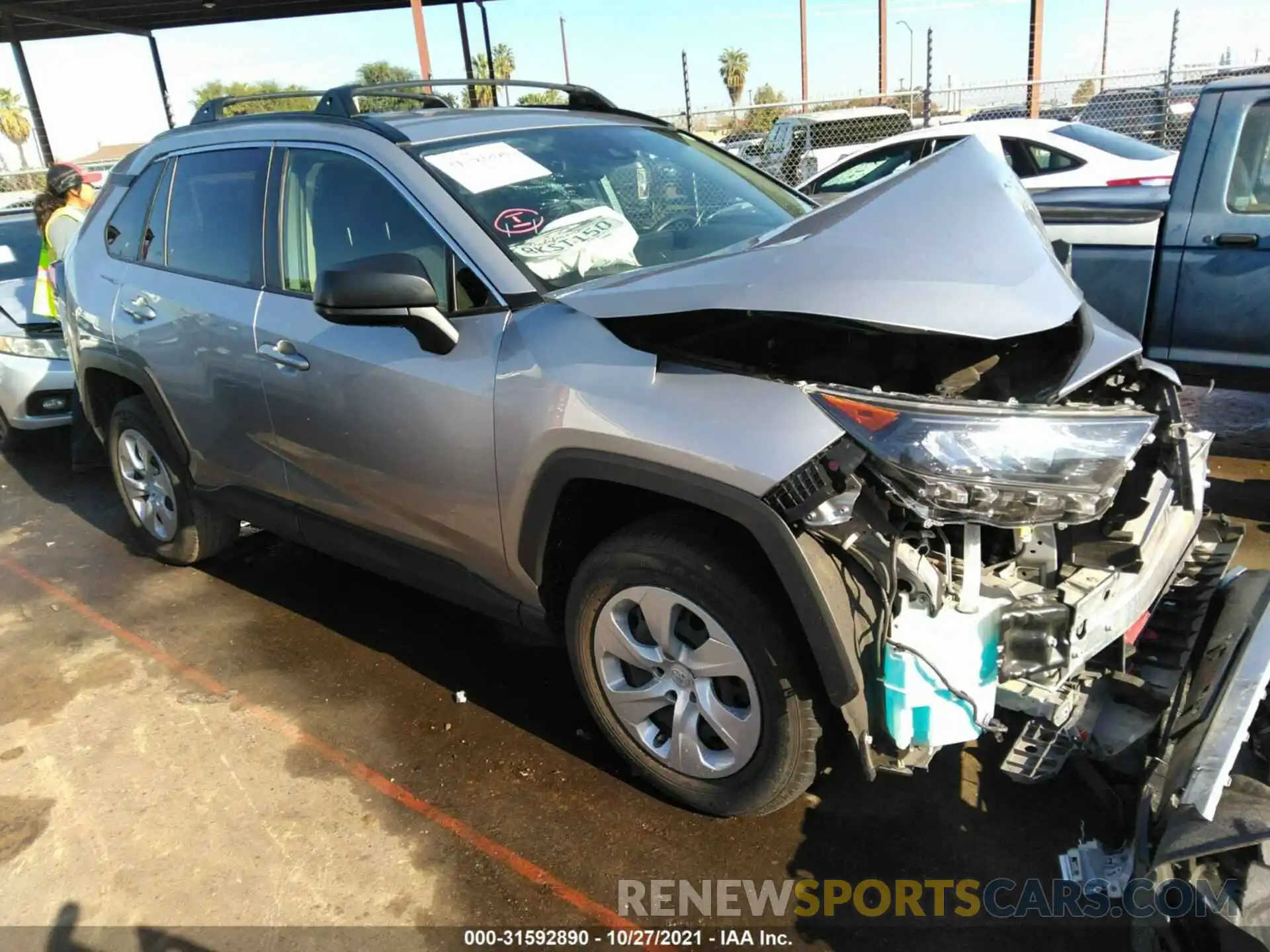 1 Photograph of a damaged car JTMH1RFVXKD019898 TOYOTA RAV4 2019