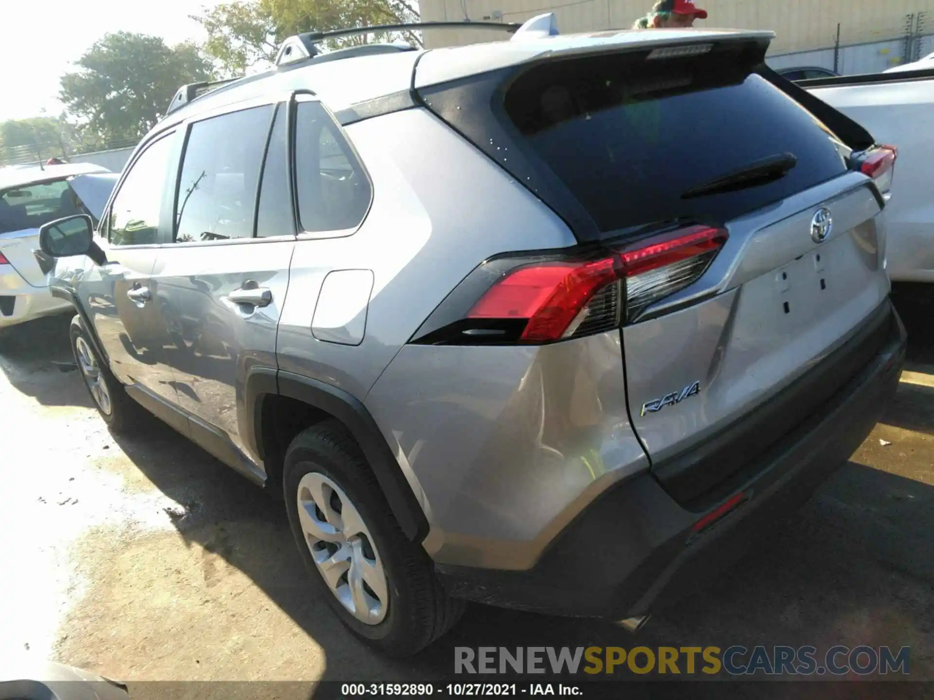 3 Photograph of a damaged car JTMH1RFVXKD019898 TOYOTA RAV4 2019