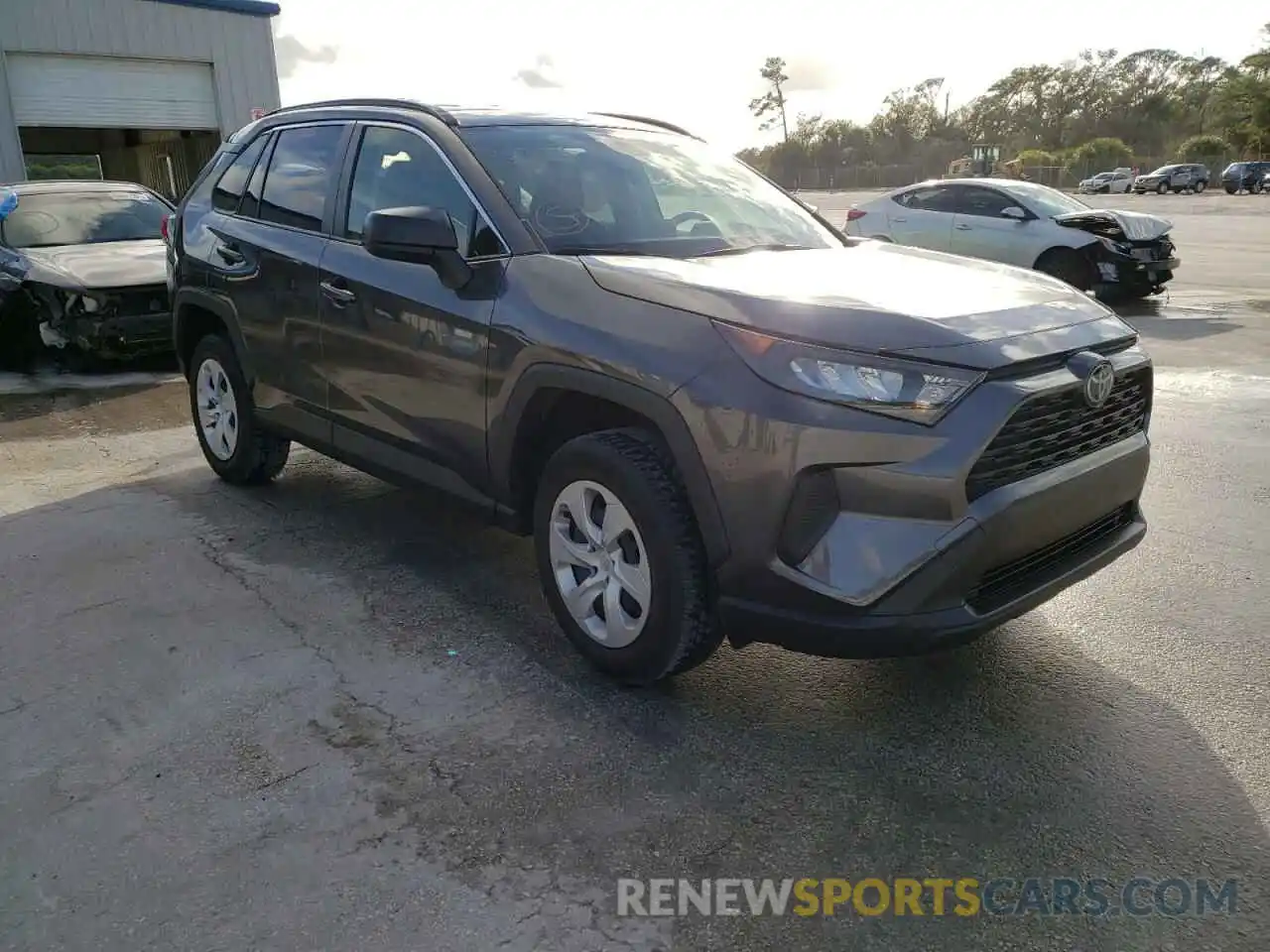 1 Photograph of a damaged car JTMH1RFVXKD032179 TOYOTA RAV4 2019