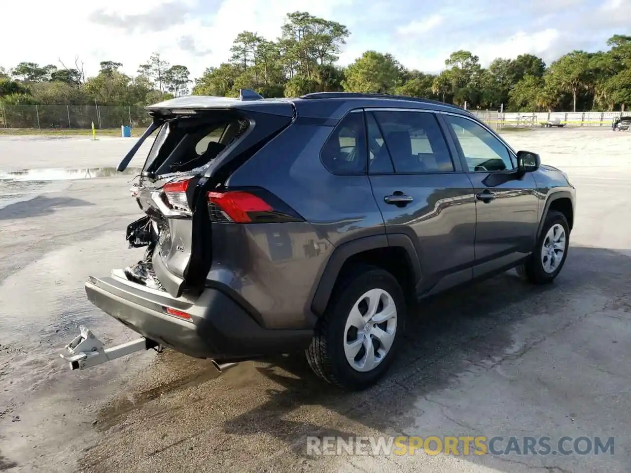 4 Photograph of a damaged car JTMH1RFVXKD032179 TOYOTA RAV4 2019