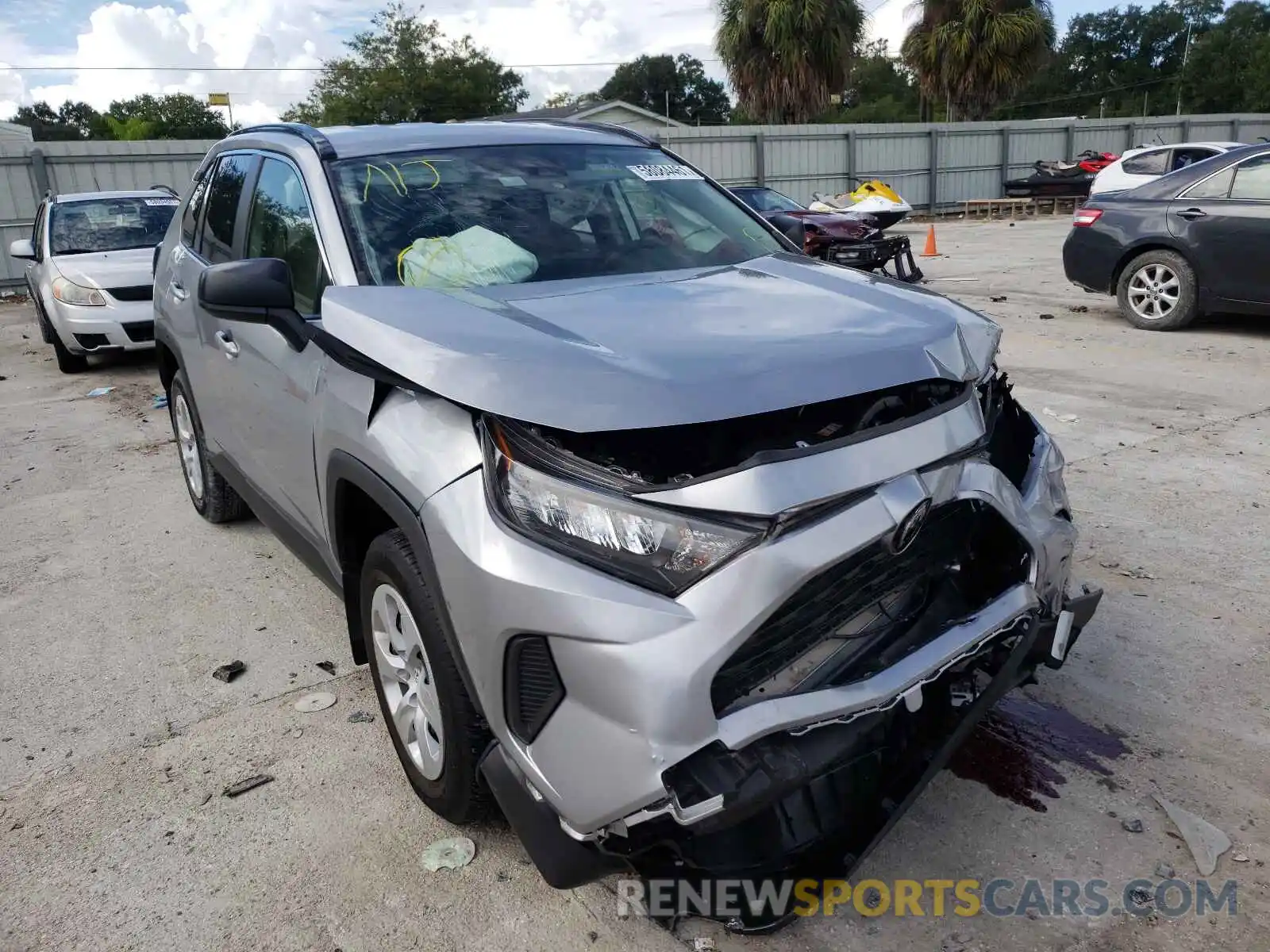 1 Photograph of a damaged car JTMH1RFVXKD032893 TOYOTA RAV4 2019