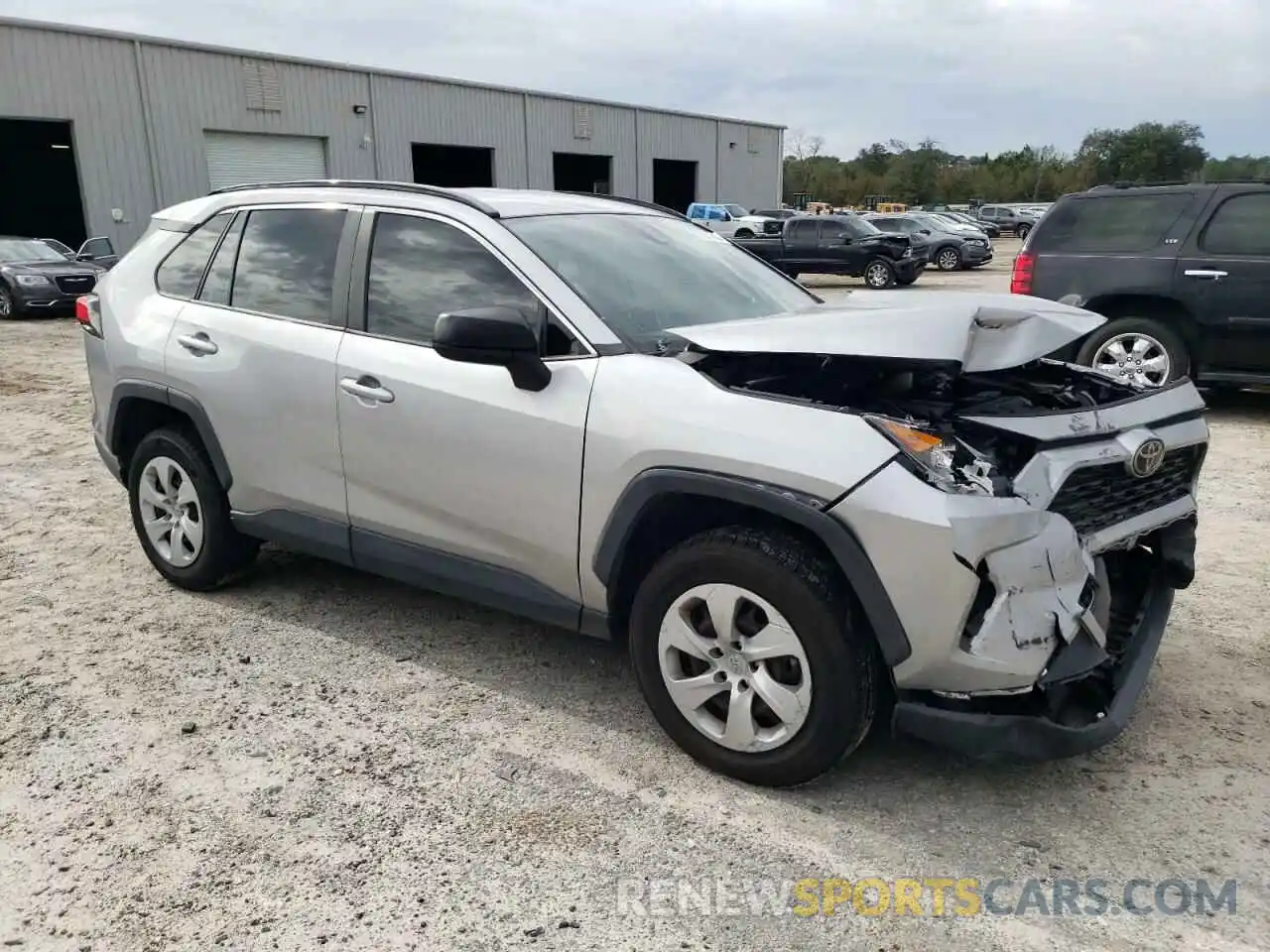 4 Photograph of a damaged car JTMH1RFVXKD033915 TOYOTA RAV4 2019