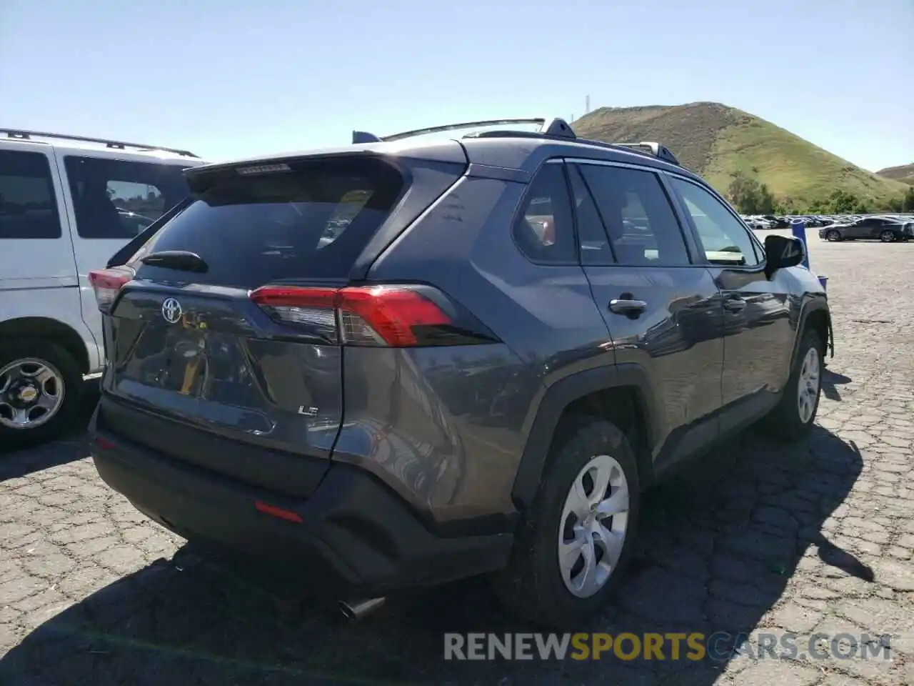 4 Photograph of a damaged car JTMH1RFVXKD039360 TOYOTA RAV4 2019