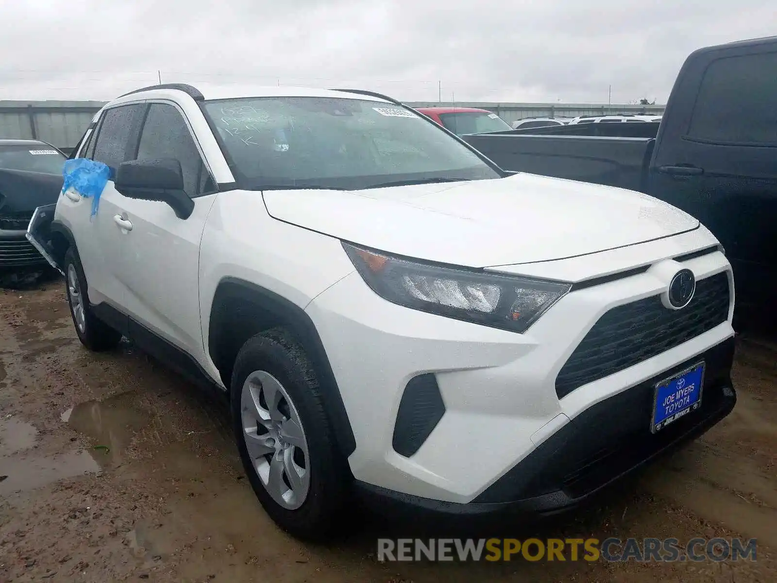 1 Photograph of a damaged car JTMH1RFVXKD041562 TOYOTA RAV4 2019