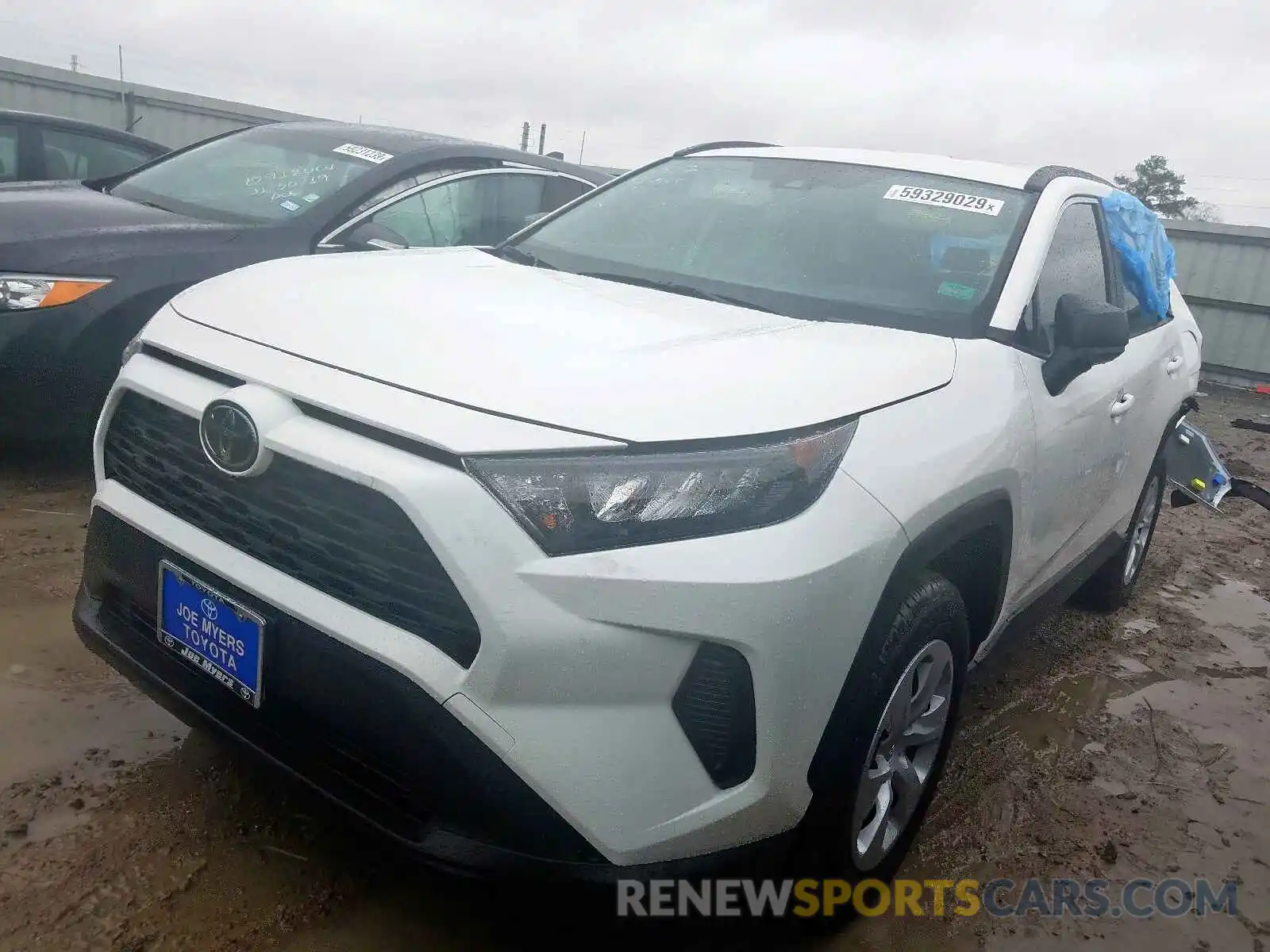 2 Photograph of a damaged car JTMH1RFVXKD041562 TOYOTA RAV4 2019