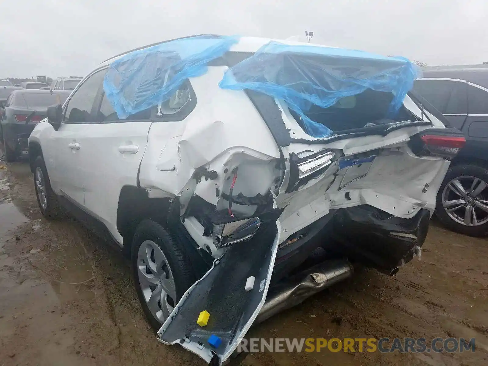 3 Photograph of a damaged car JTMH1RFVXKD041562 TOYOTA RAV4 2019