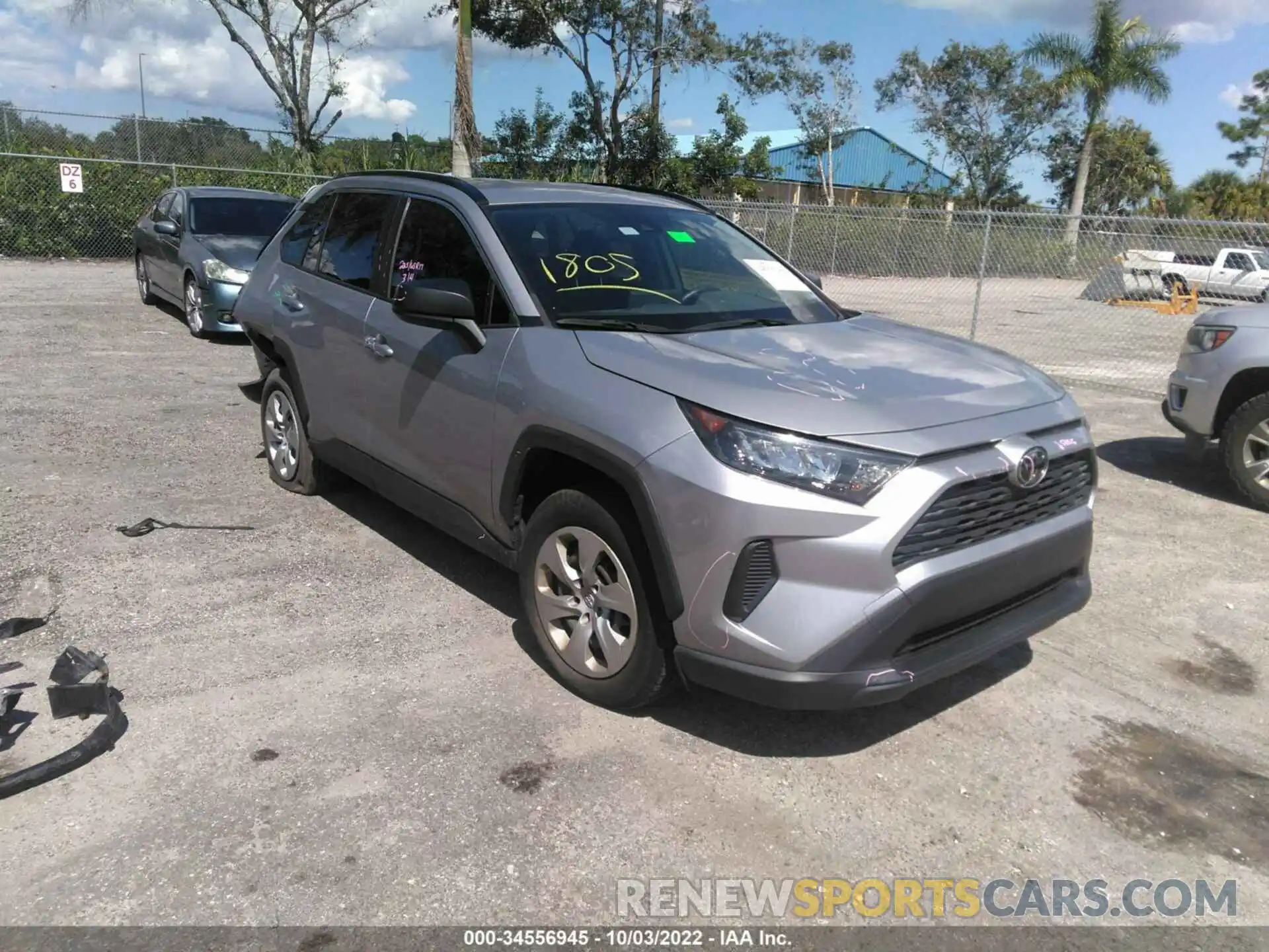 1 Photograph of a damaged car JTMH1RFVXKD041805 TOYOTA RAV4 2019