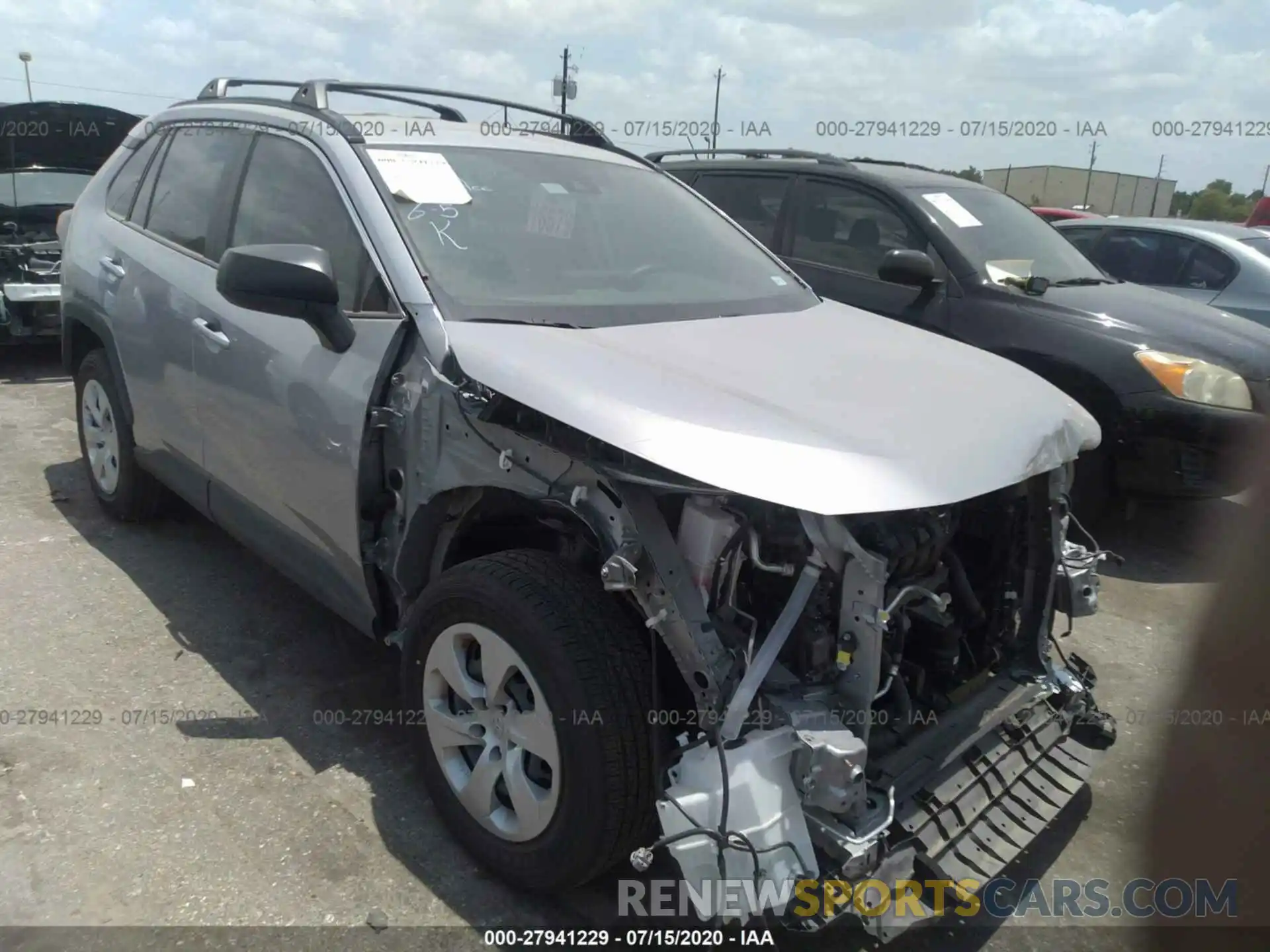 1 Photograph of a damaged car JTMH1RFVXKD507829 TOYOTA RAV4 2019