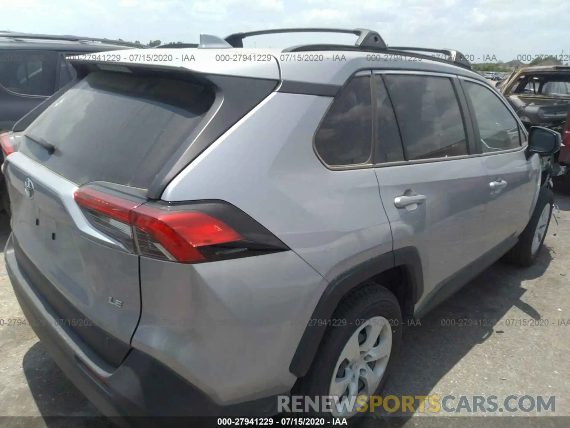 4 Photograph of a damaged car JTMH1RFVXKD507829 TOYOTA RAV4 2019