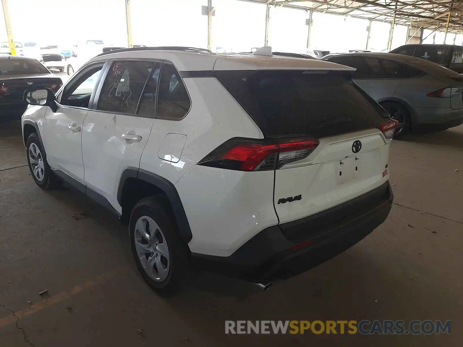 3 Photograph of a damaged car JTMH1RFVXKD509919 TOYOTA RAV4 2019