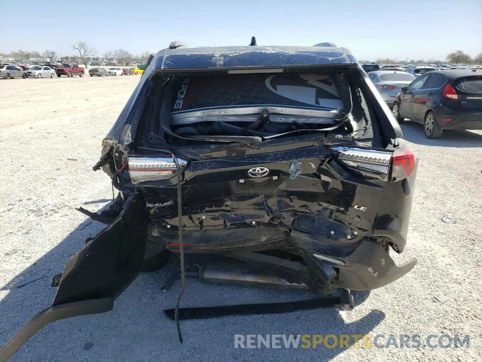 9 Photograph of a damaged car JTMH1RFVXKD516336 TOYOTA RAV4 2019