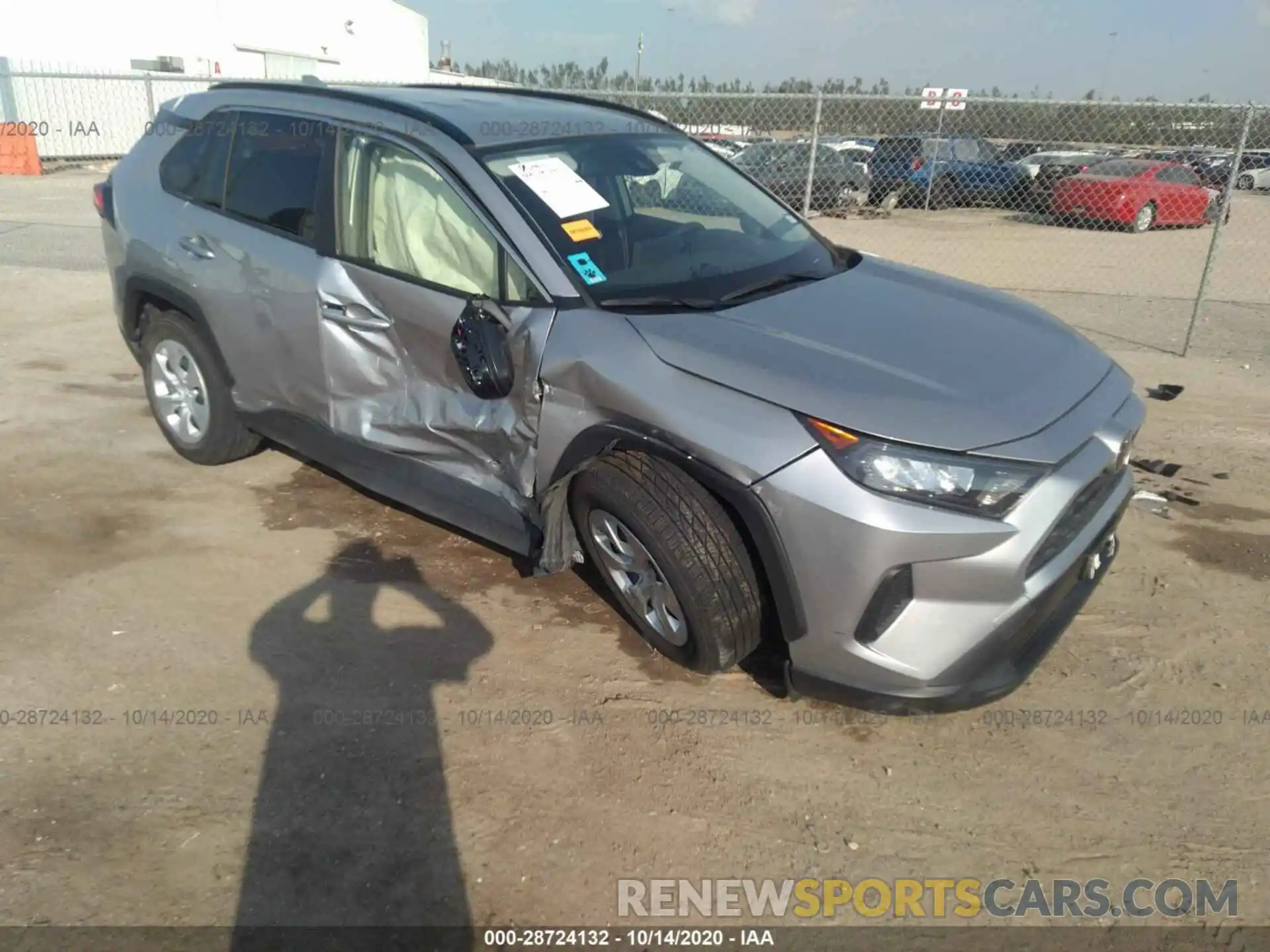 1 Photograph of a damaged car JTMH1RFVXKJ003346 TOYOTA RAV4 2019