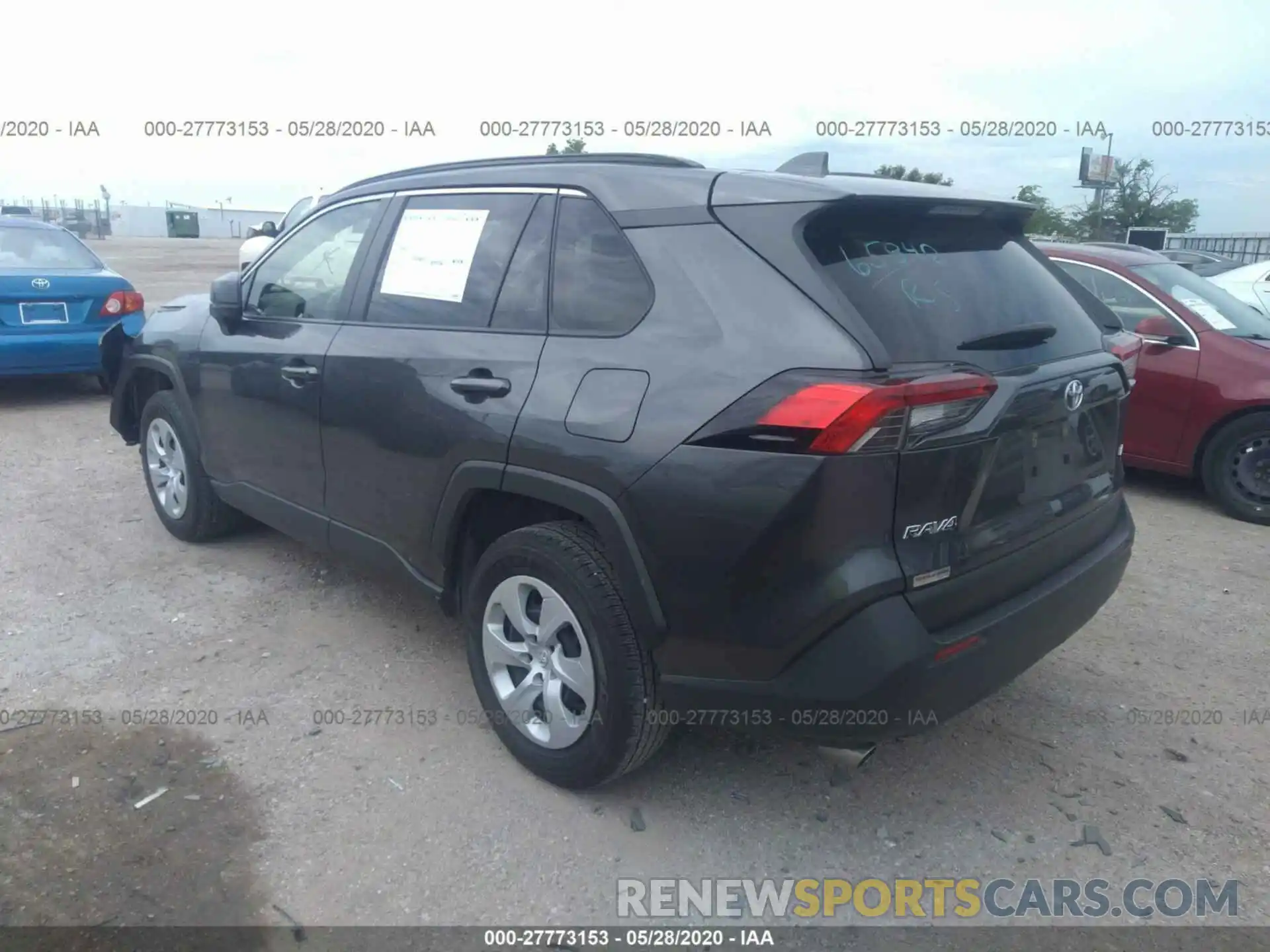 3 Photograph of a damaged car JTMH1RFVXKJ004495 TOYOTA RAV4 2019