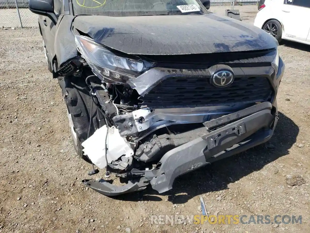 9 Photograph of a damaged car JTMH1RFVXKJ004903 TOYOTA RAV4 2019