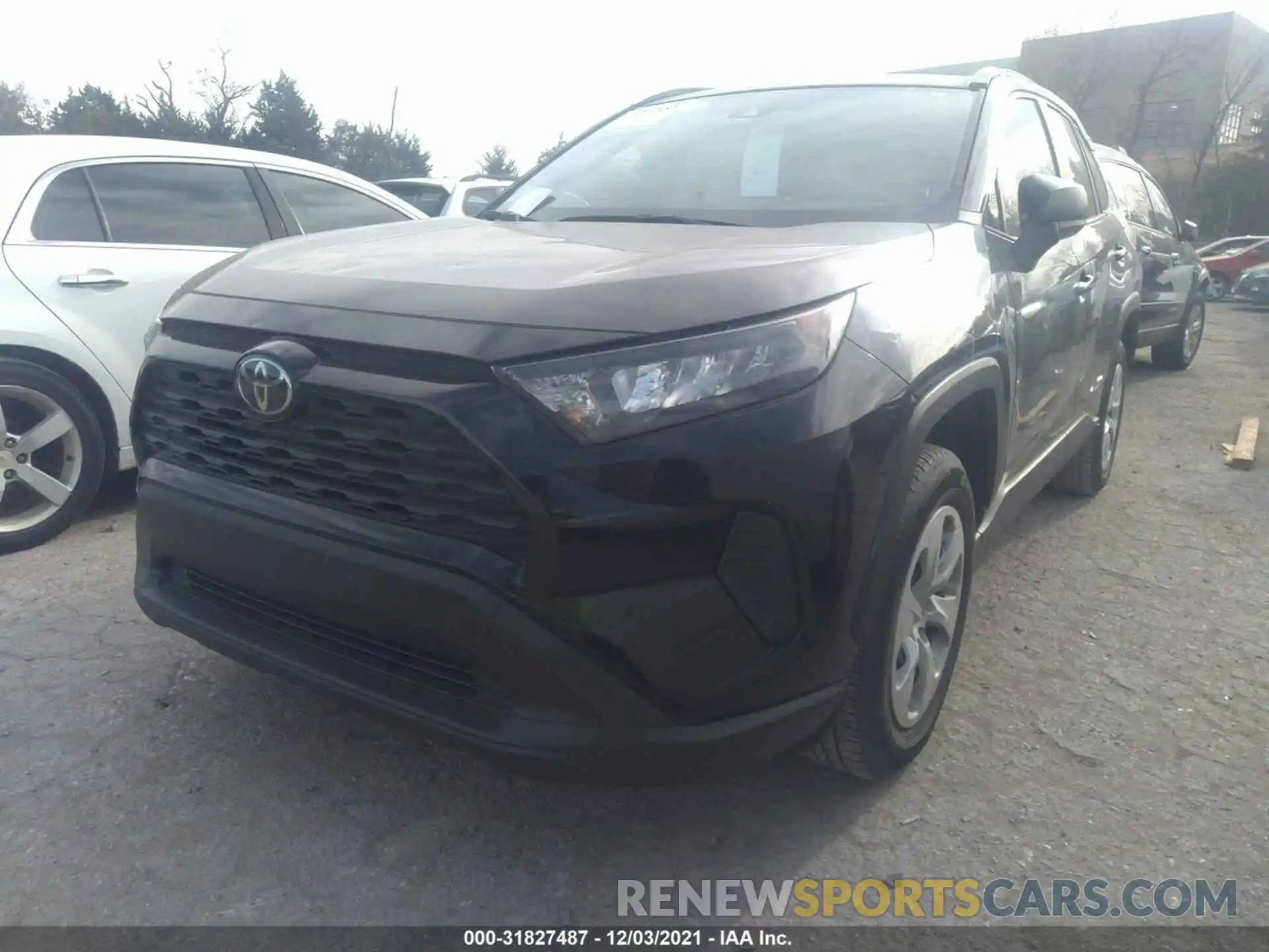 2 Photograph of a damaged car JTMH1RFVXKJ007431 TOYOTA RAV4 2019