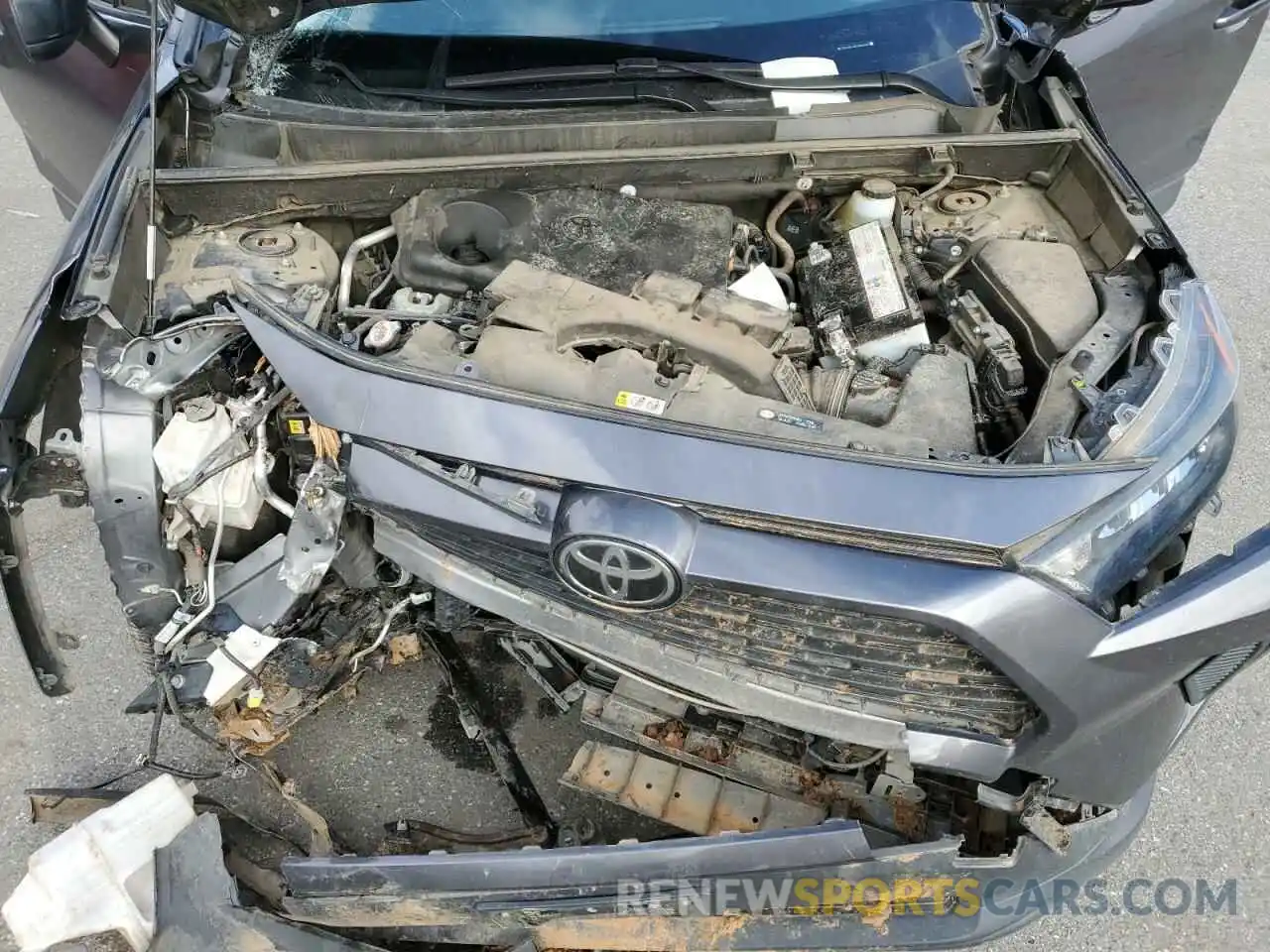 11 Photograph of a damaged car JTMH1RFVXKJ008644 TOYOTA RAV4 2019