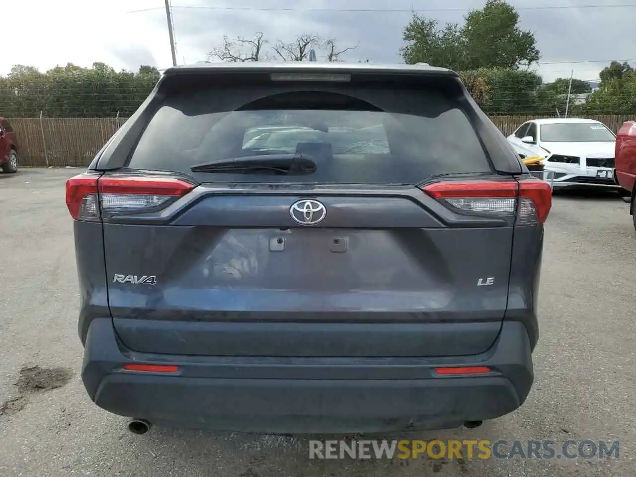 6 Photograph of a damaged car JTMH1RFVXKJ008644 TOYOTA RAV4 2019