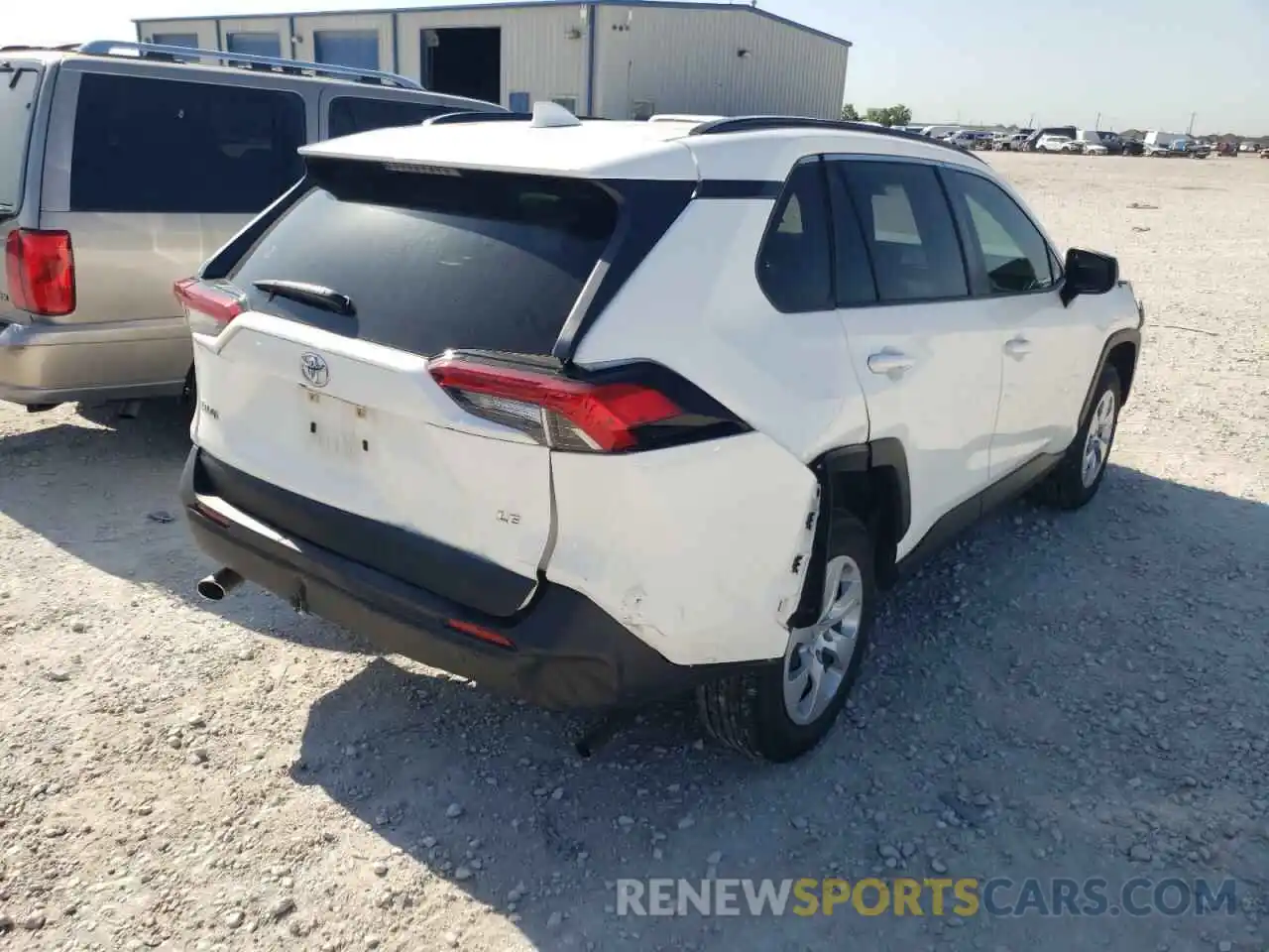 4 Photograph of a damaged car JTMH1RFVXKJ010202 TOYOTA RAV4 2019