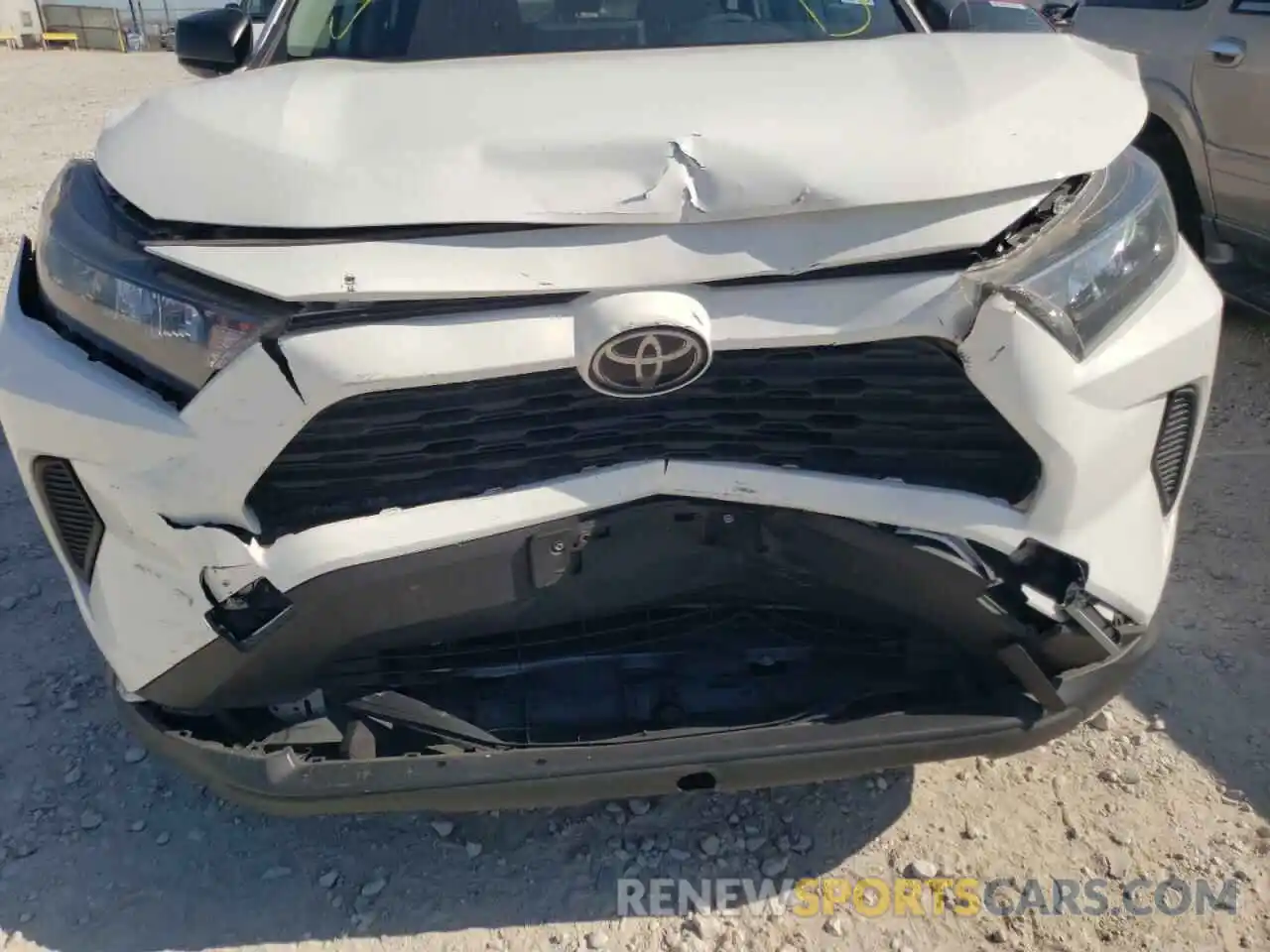 9 Photograph of a damaged car JTMH1RFVXKJ010202 TOYOTA RAV4 2019