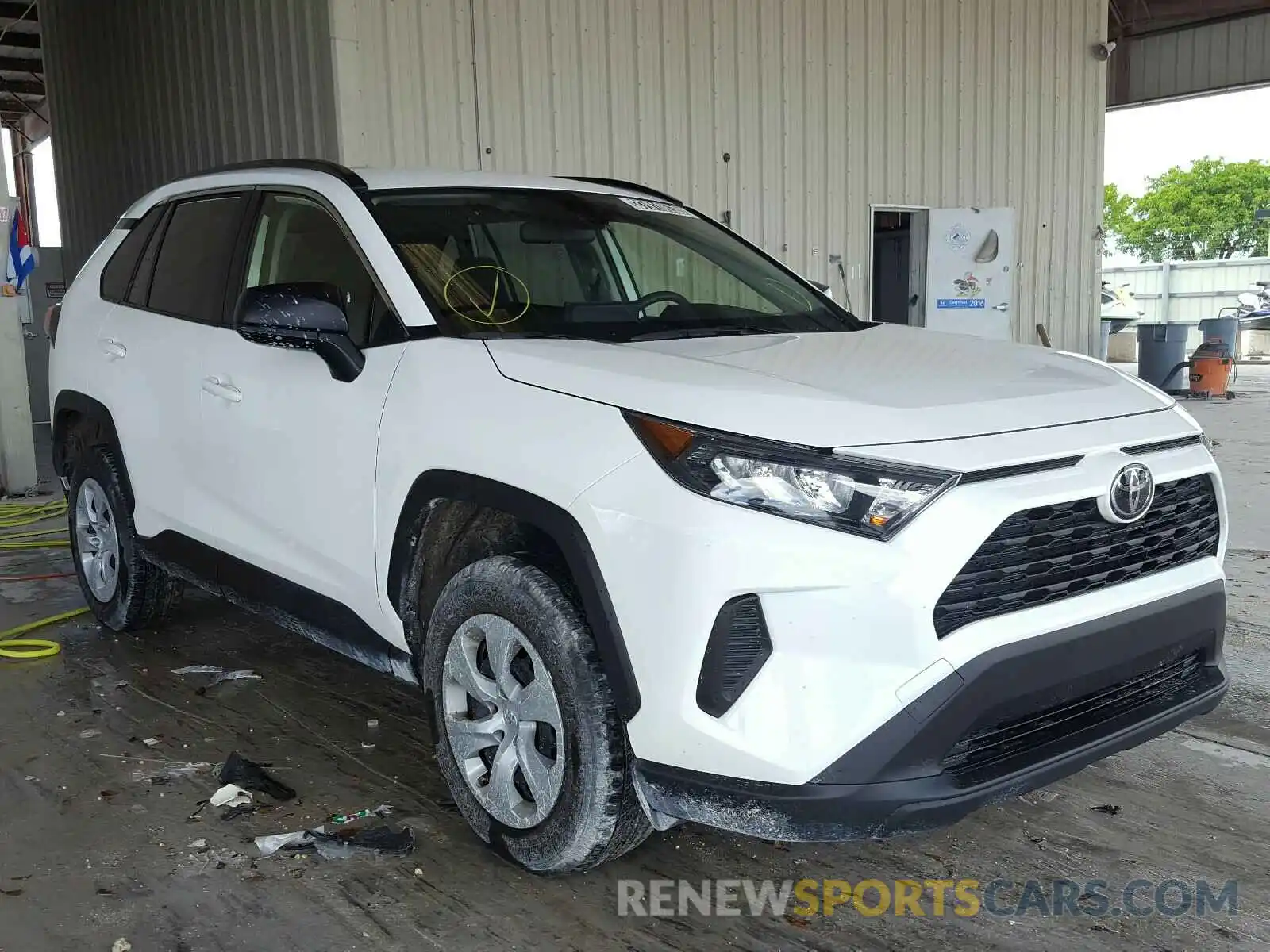 1 Photograph of a damaged car JTMH1RFVXKJ011124 TOYOTA RAV4 2019