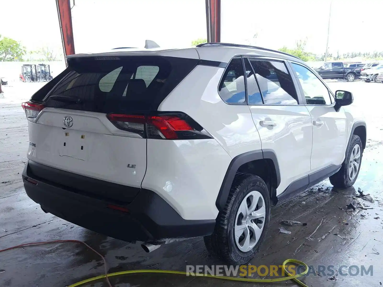 4 Photograph of a damaged car JTMH1RFVXKJ011124 TOYOTA RAV4 2019