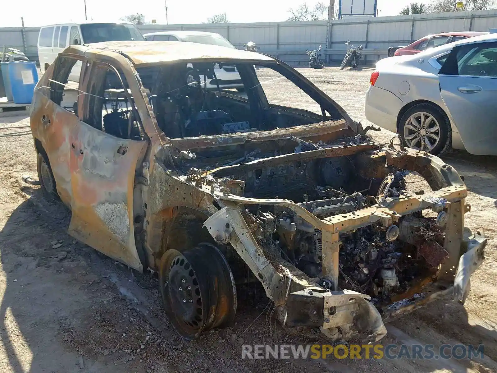 1 Photograph of a damaged car JTMH1RFVXKJ012645 TOYOTA RAV4 2019