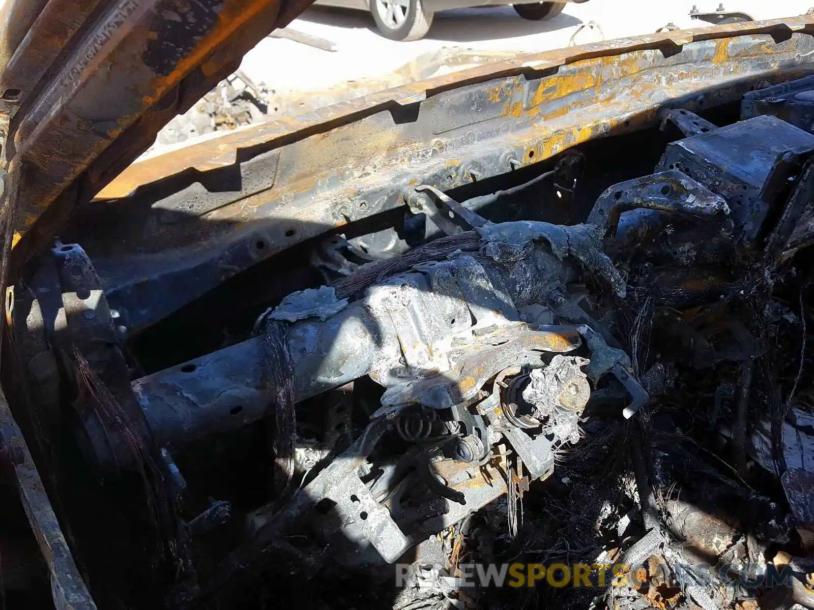 8 Photograph of a damaged car JTMH1RFVXKJ012645 TOYOTA RAV4 2019