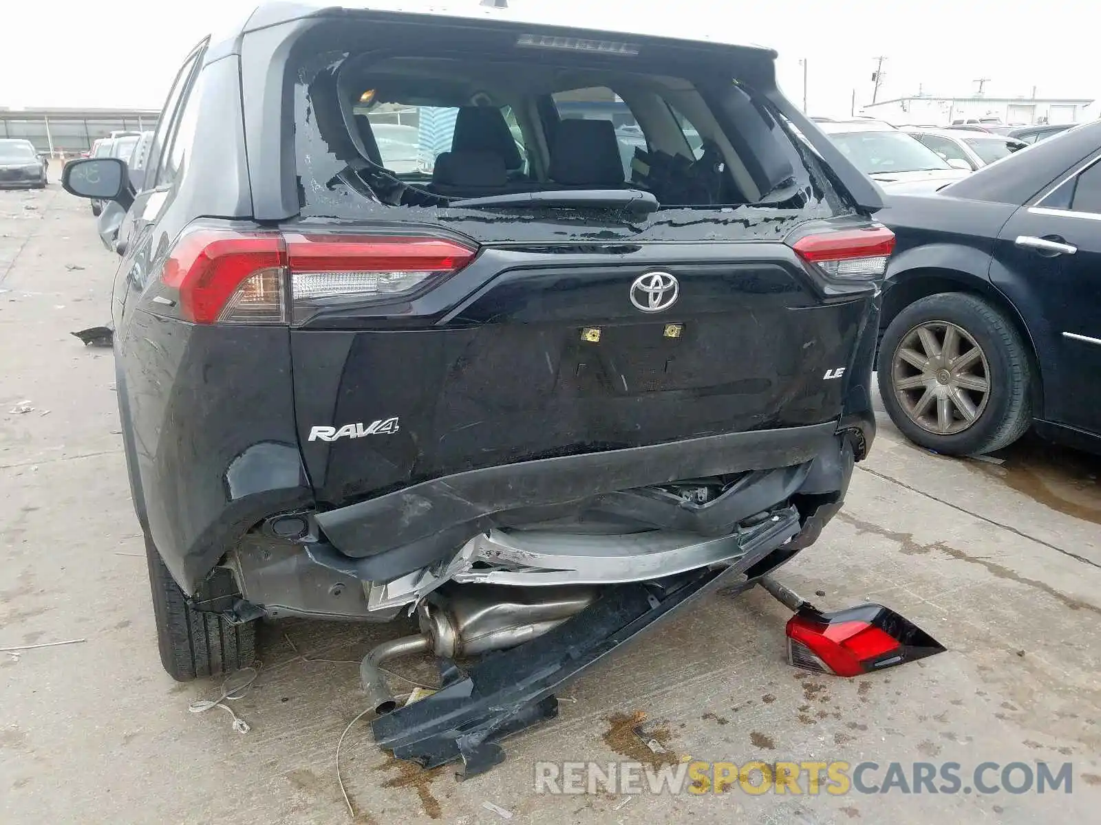 9 Photograph of a damaged car JTMH1RFVXKJ016310 TOYOTA RAV4 2019