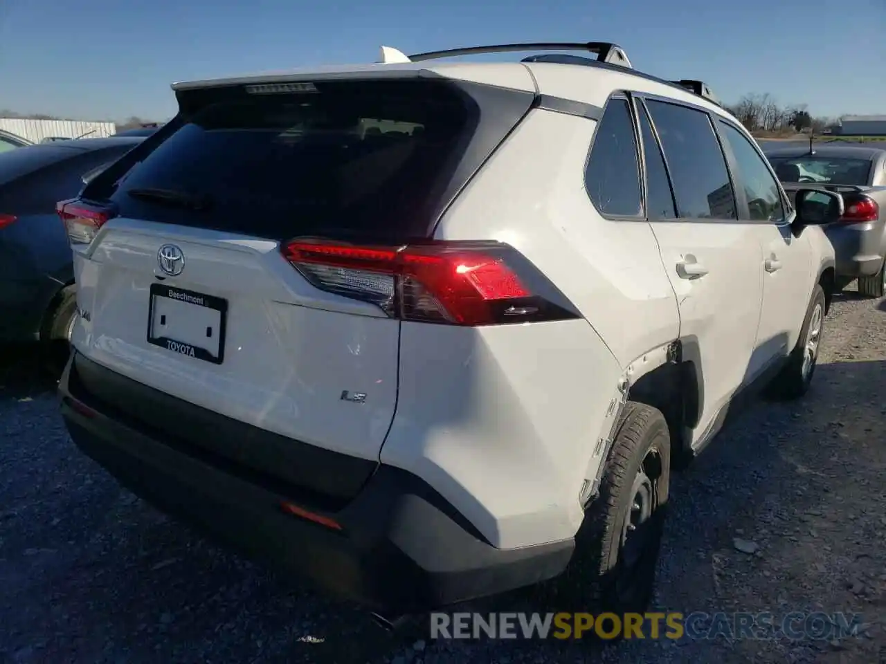 4 Photograph of a damaged car JTMK1RFV1KD013364 TOYOTA RAV4 2019