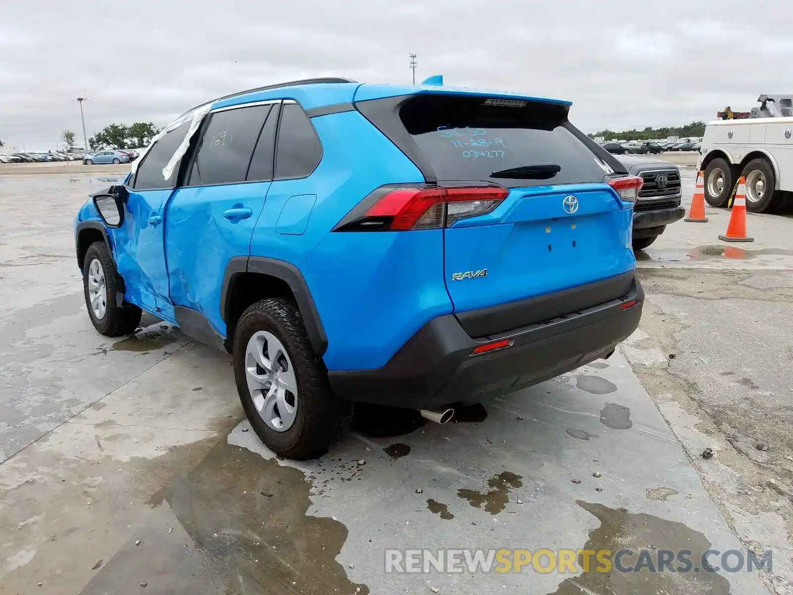 3 Photograph of a damaged car JTMK1RFV1KD034277 TOYOTA RAV4 2019