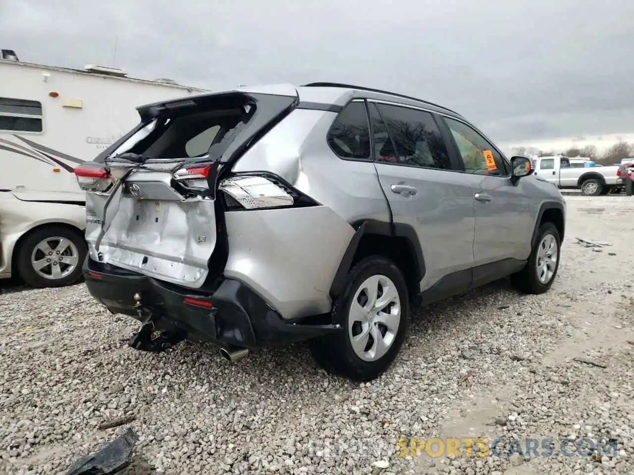 4 Photograph of a damaged car JTMK1RFV2KJ003198 TOYOTA RAV4 2019