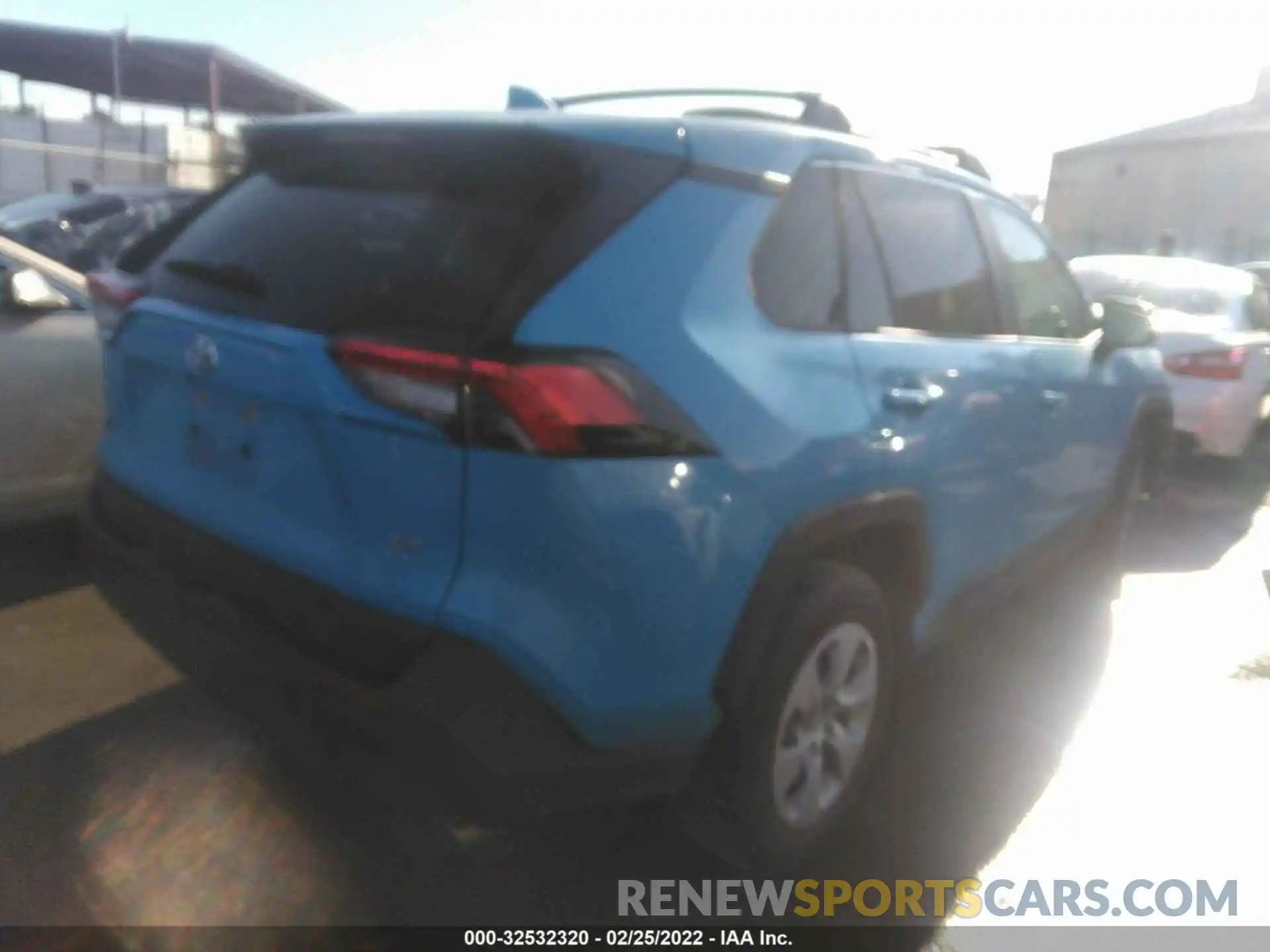 4 Photograph of a damaged car JTMK1RFV2KJ013570 TOYOTA RAV4 2019