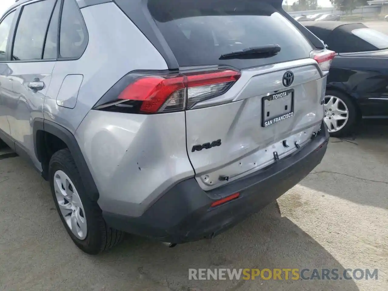 9 Photograph of a damaged car JTMK1RFV3KD006691 TOYOTA RAV4 2019