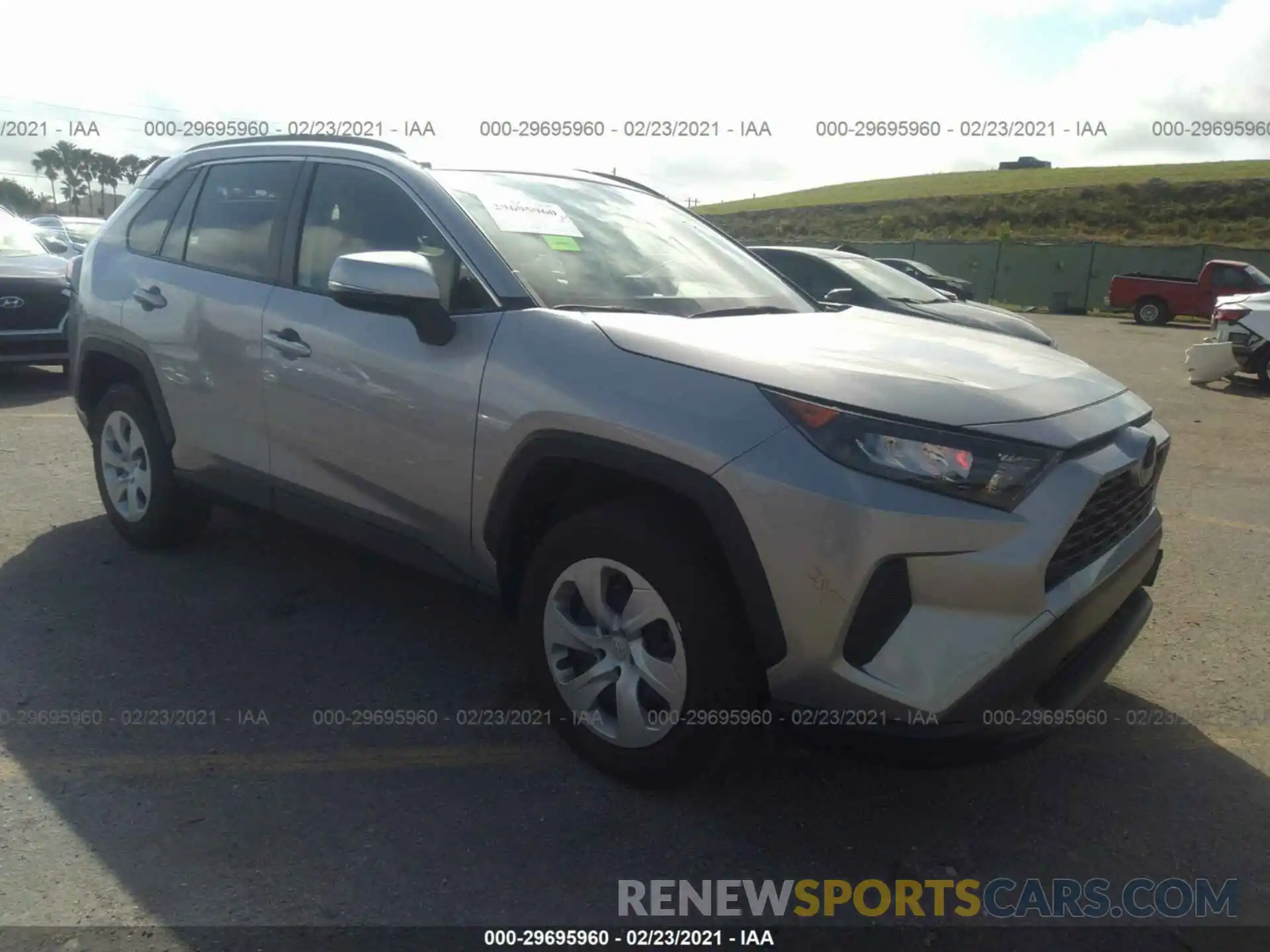 1 Photograph of a damaged car JTMK1RFV3KD008361 TOYOTA RAV4 2019