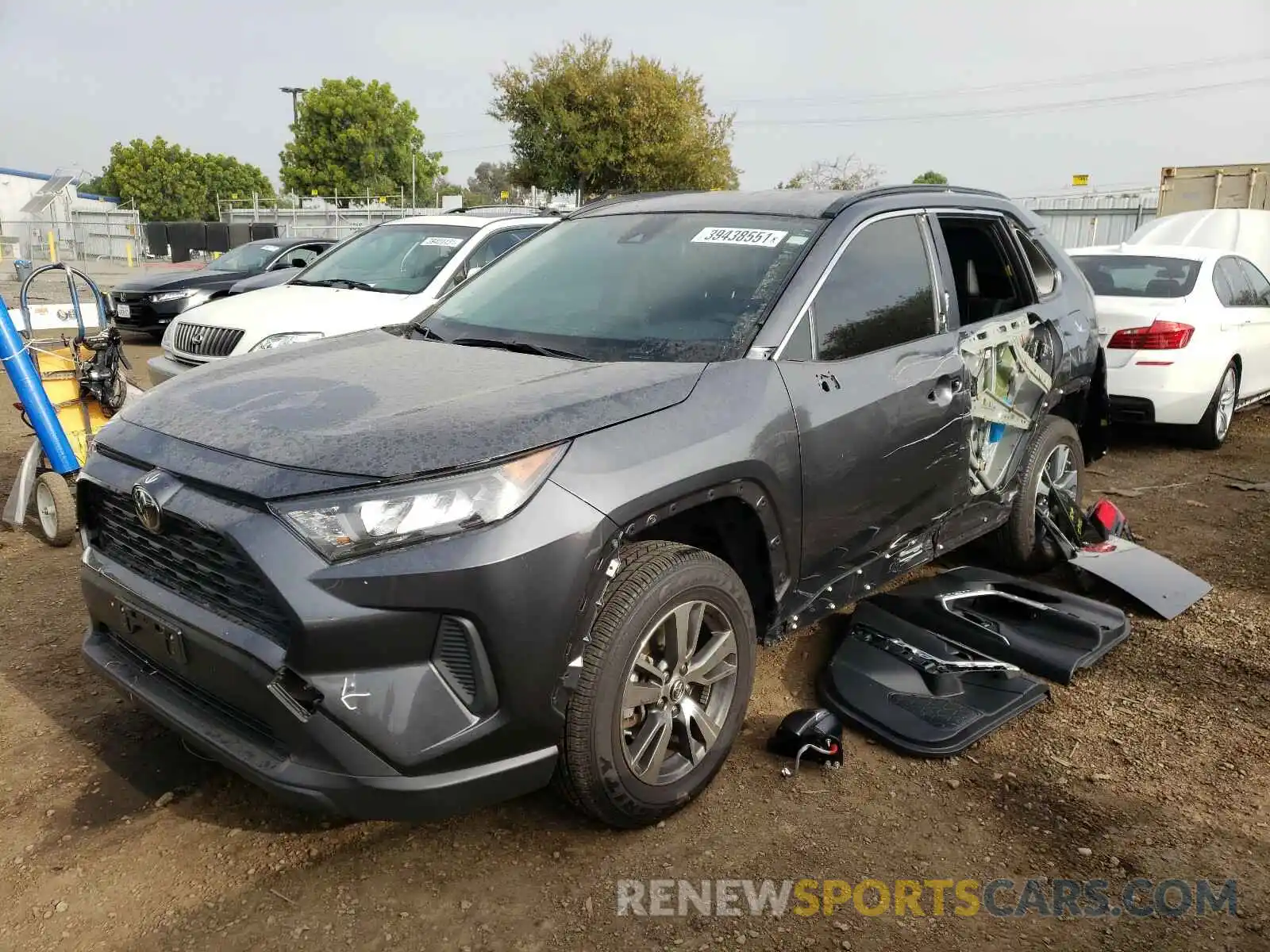 2 Фотография поврежденного автомобиля JTMK1RFV3KD038024 TOYOTA RAV4 2019