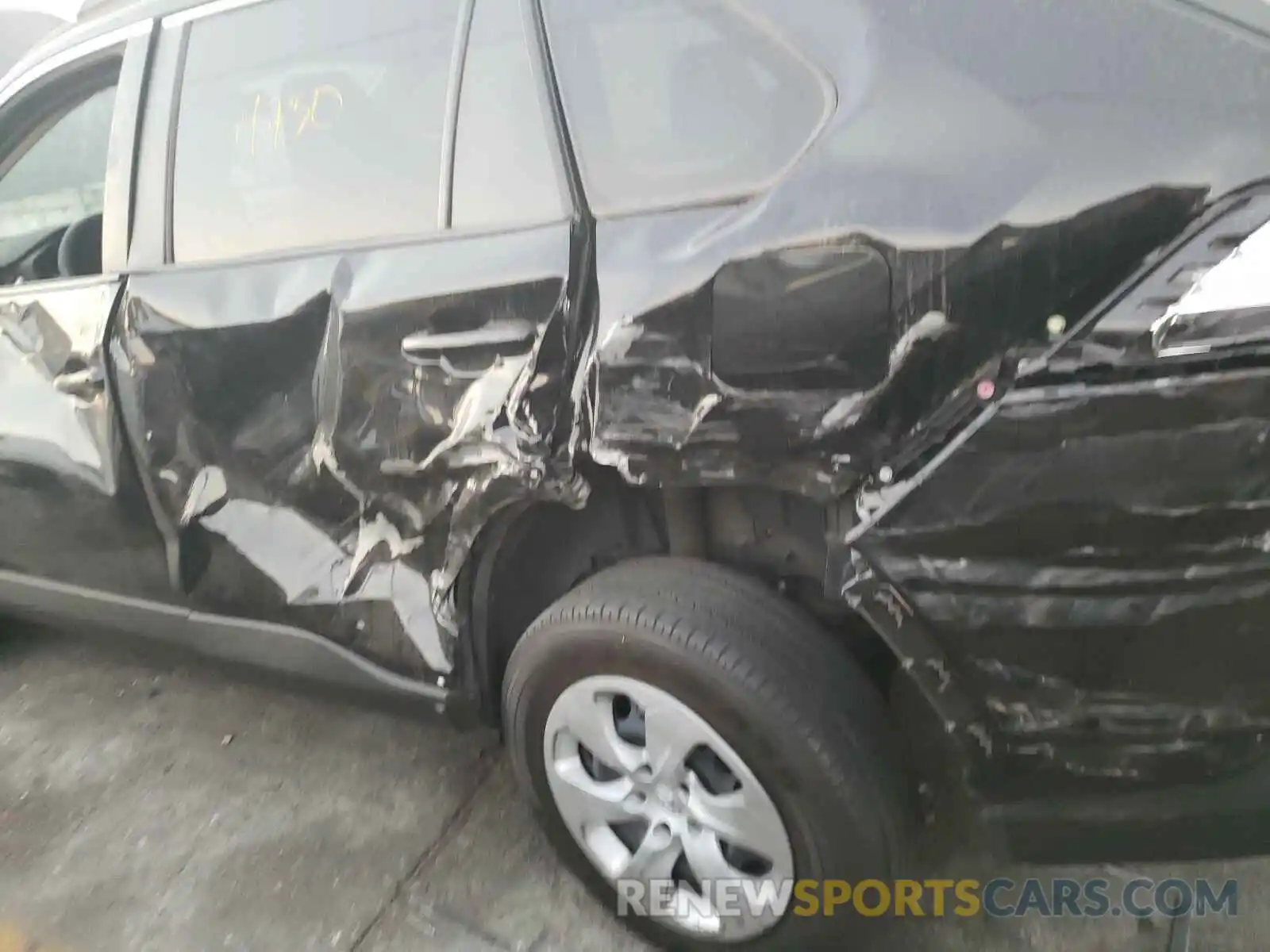 9 Photograph of a damaged car JTMK1RFV4KJ004028 TOYOTA RAV4 2019