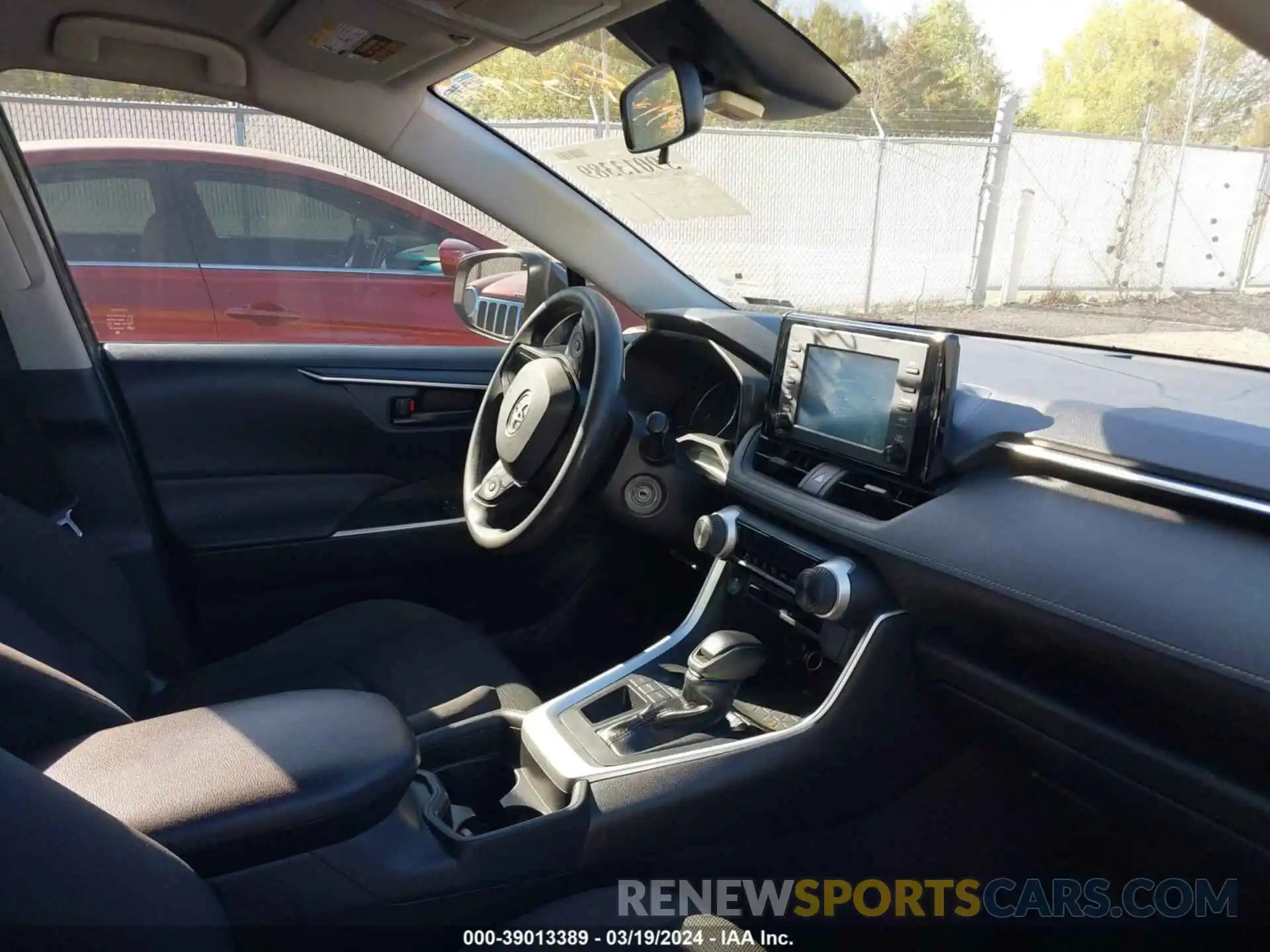 5 Photograph of a damaged car JTMK1RFV4KJ016633 TOYOTA RAV4 2019