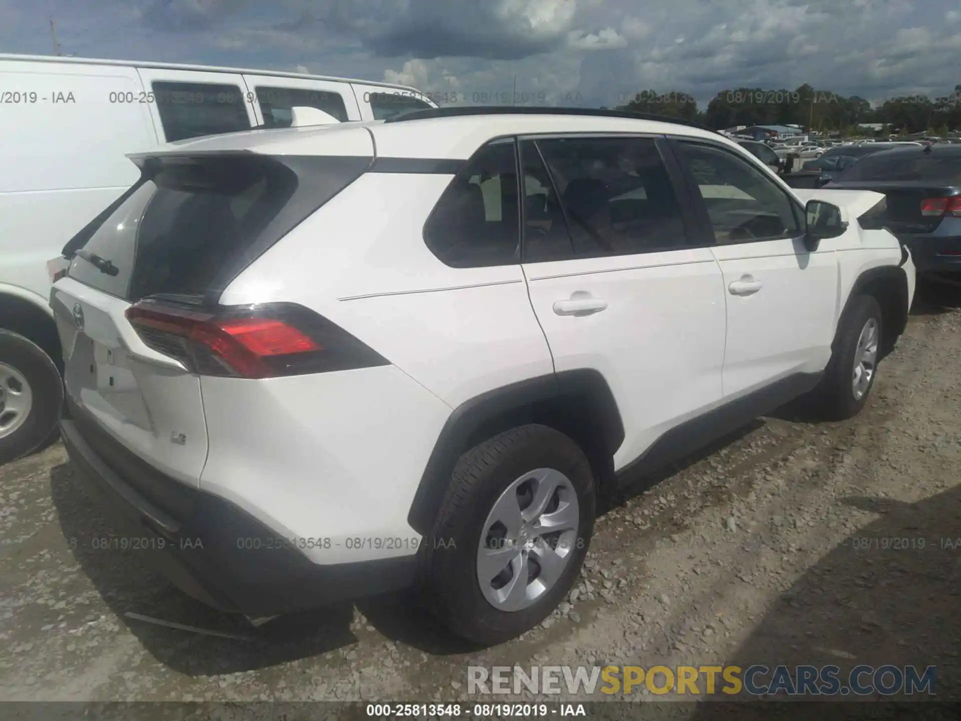 4 Photograph of a damaged car JTMK1RFV5KJ006452 TOYOTA RAV4 2019