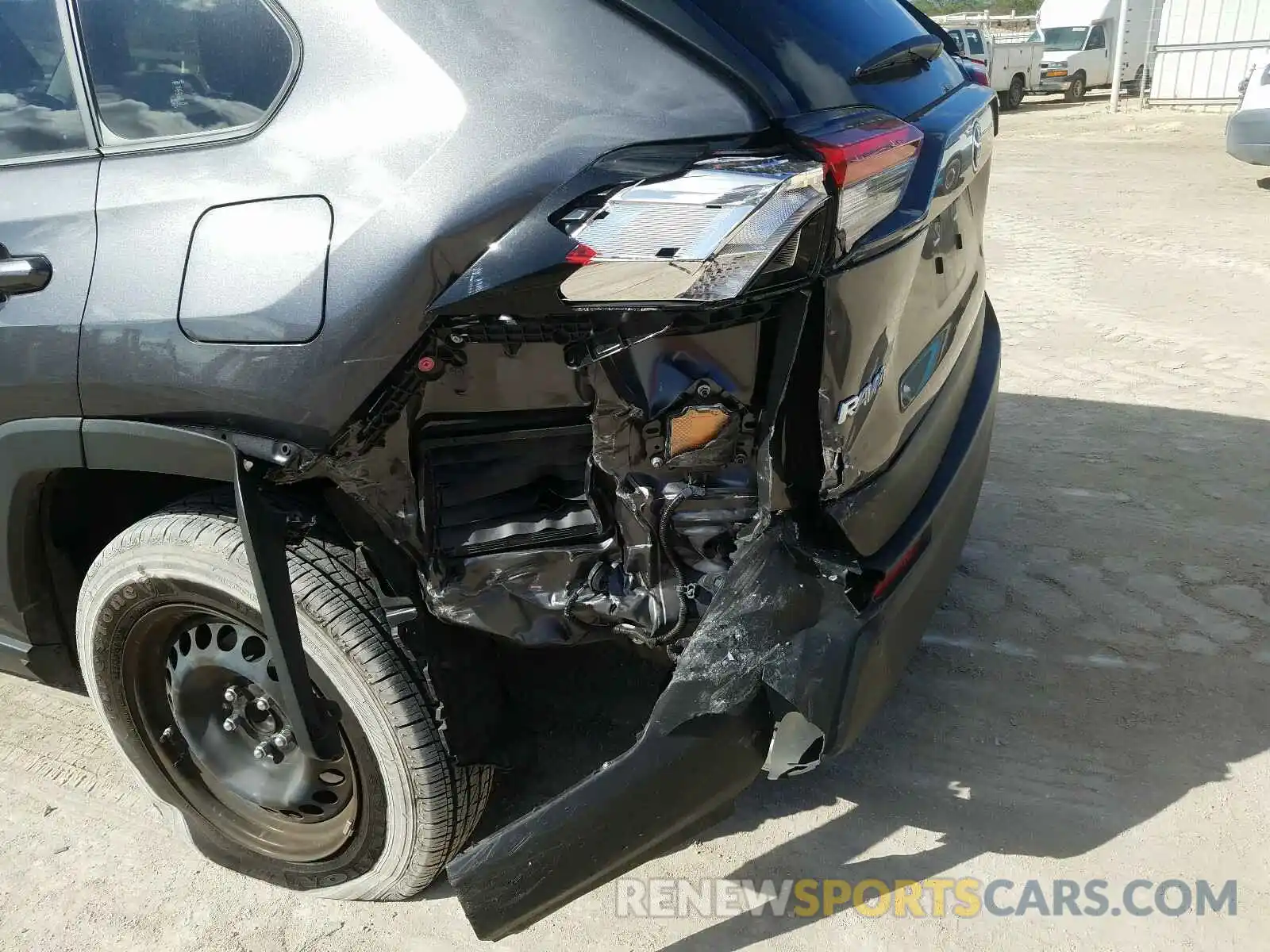 9 Photograph of a damaged car JTMK1RFV5KJ013403 TOYOTA RAV4 2019