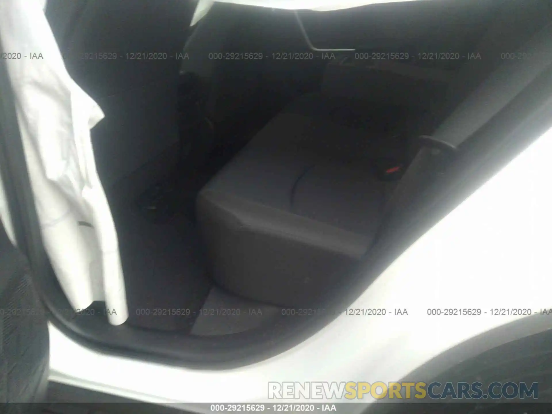 8 Photograph of a damaged car JTMK1RFV6KJ008288 TOYOTA RAV4 2019